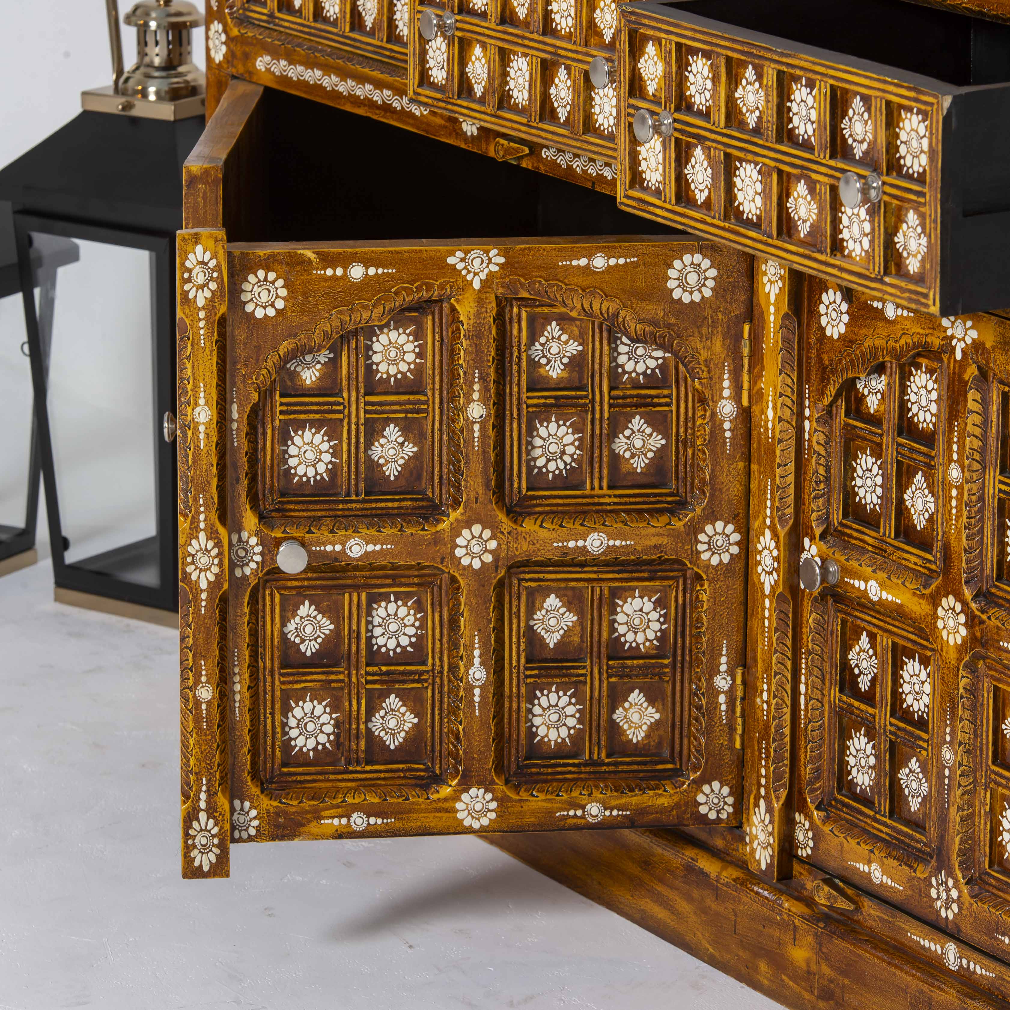 ELMORA PAINTING WOODEN SIDEBOARD - Art and craft furniture