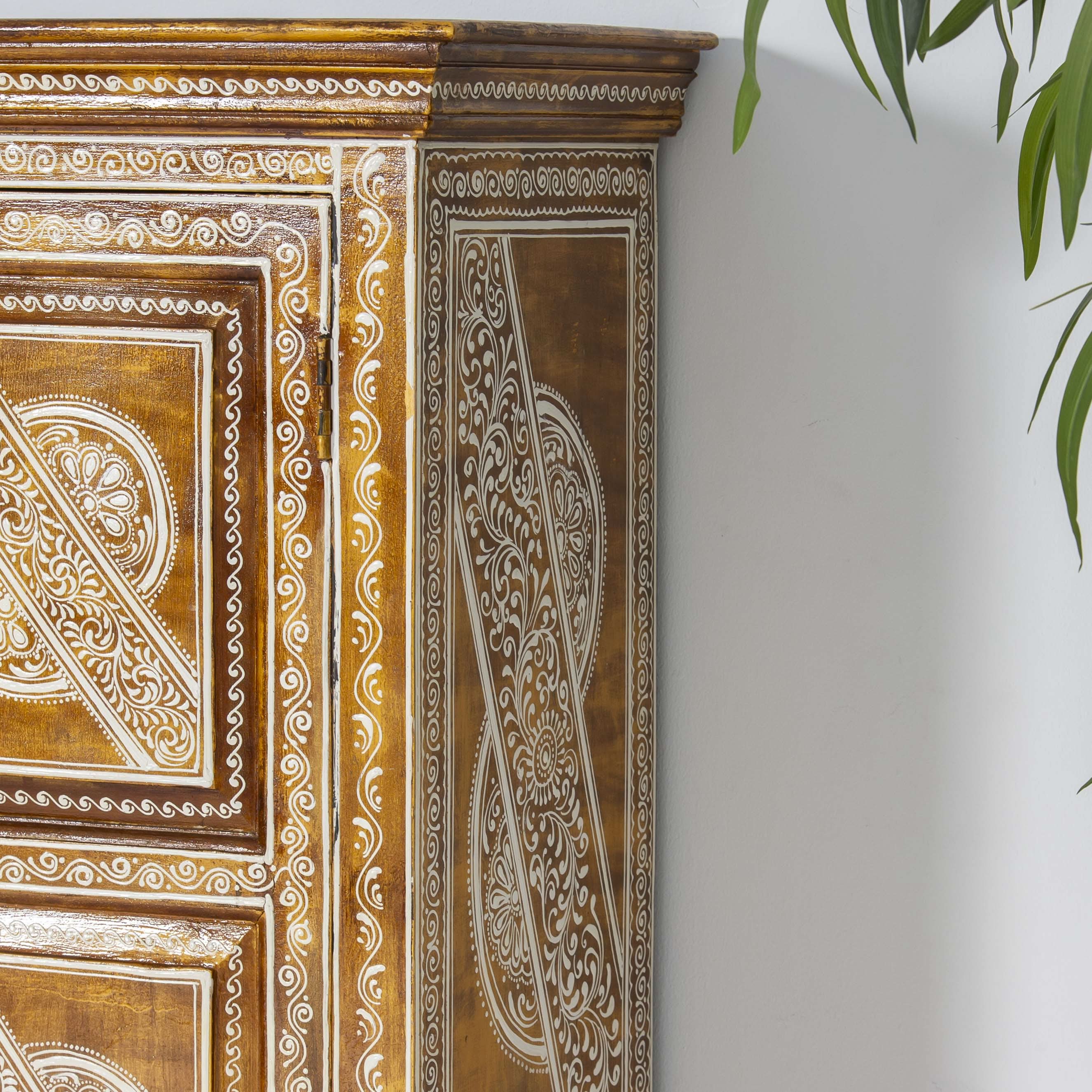 ELMORA PAINTING WOODEN CABINET - Art and craft furniture