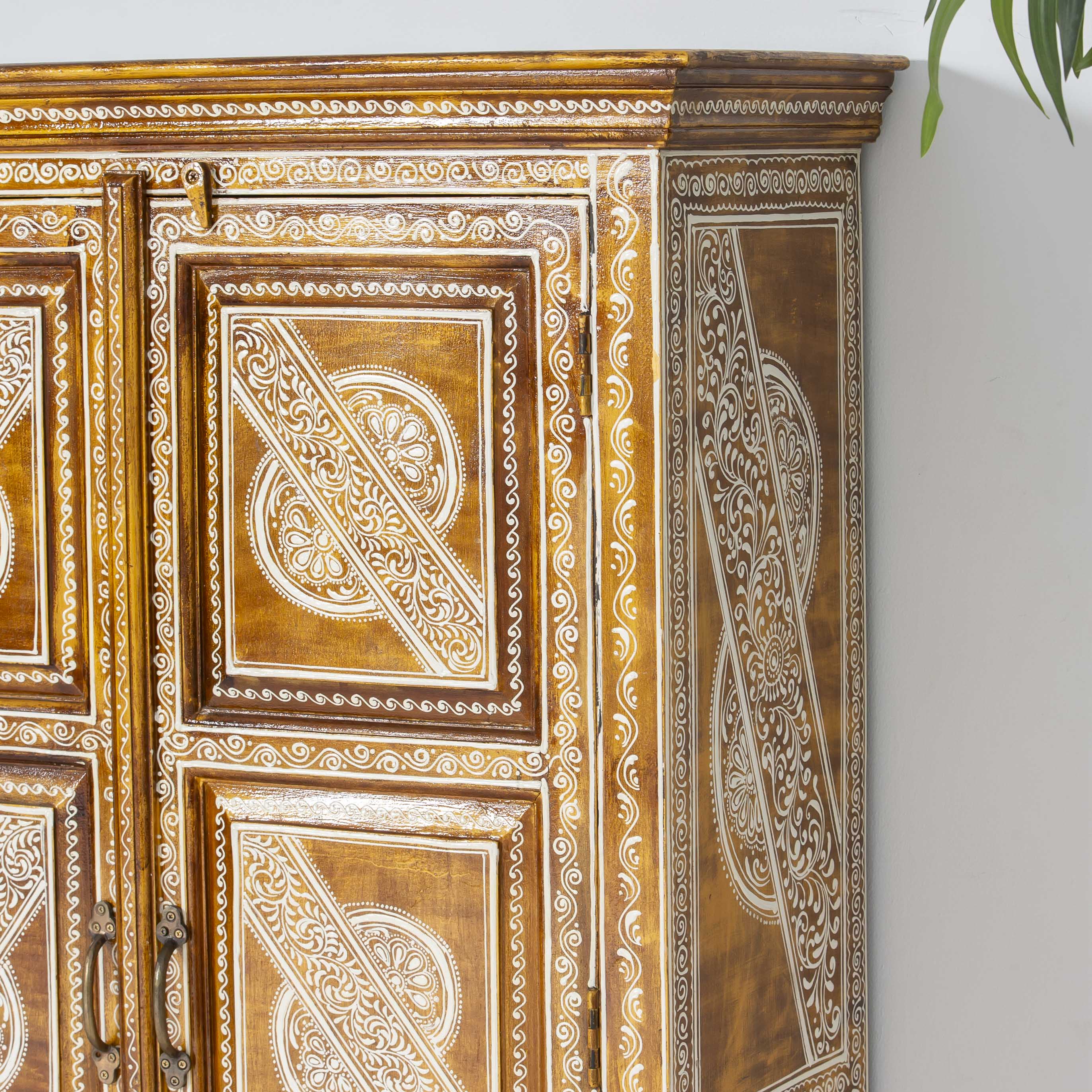 ELMORA PAINTING WOODEN CABINET - Art and craft furniture