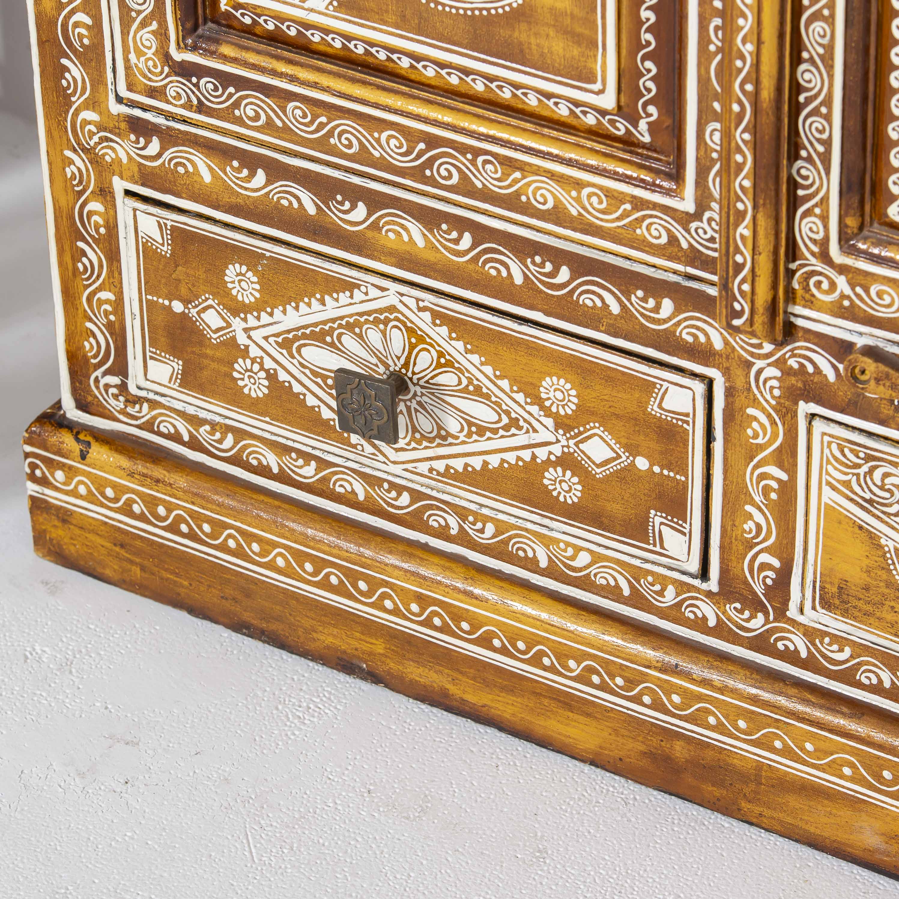 ELMORA PAINTING WOODEN CABINET - Art and craft furniture