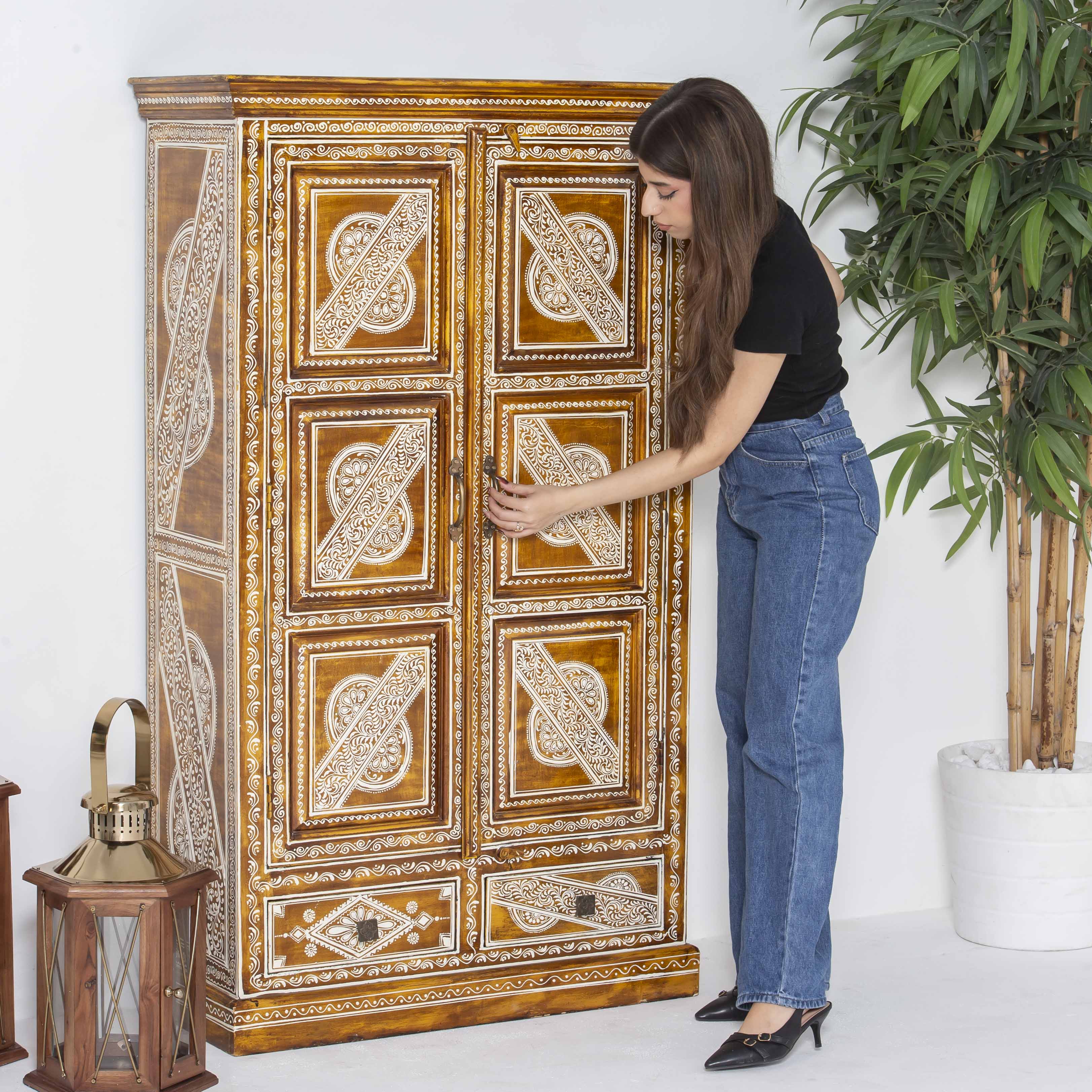 ELMORA PAINTING WOODEN CABINET - Art and craft furniture
