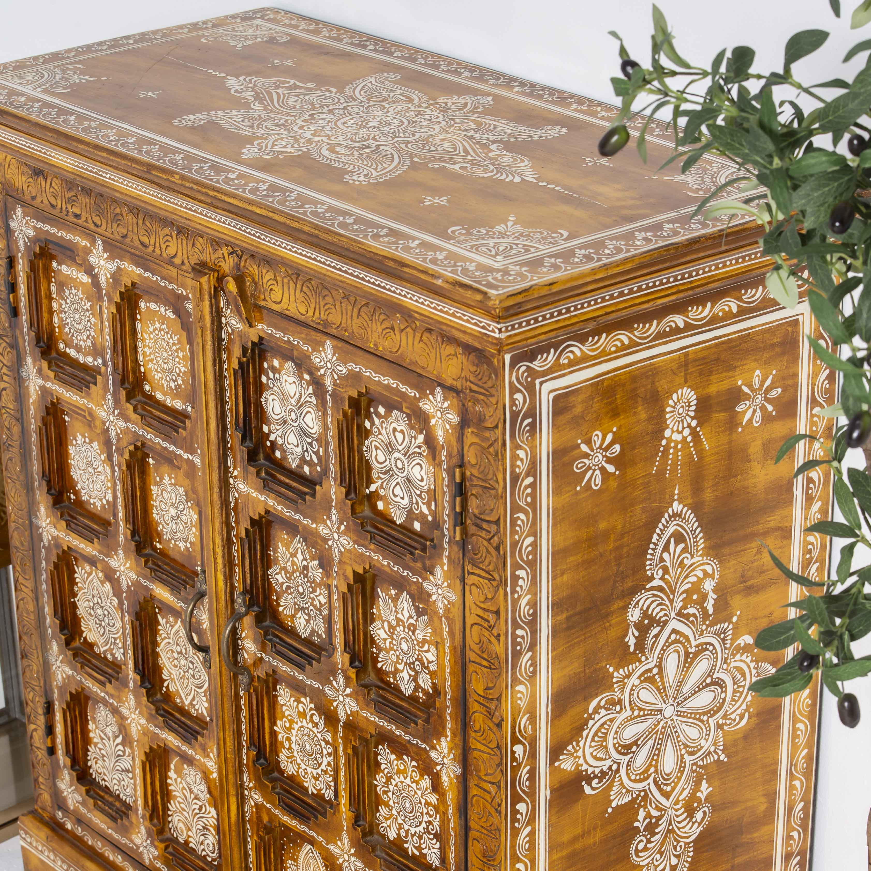 ELMORA PAINTING WOODEN SIDEBOARD - Art and craft furniture