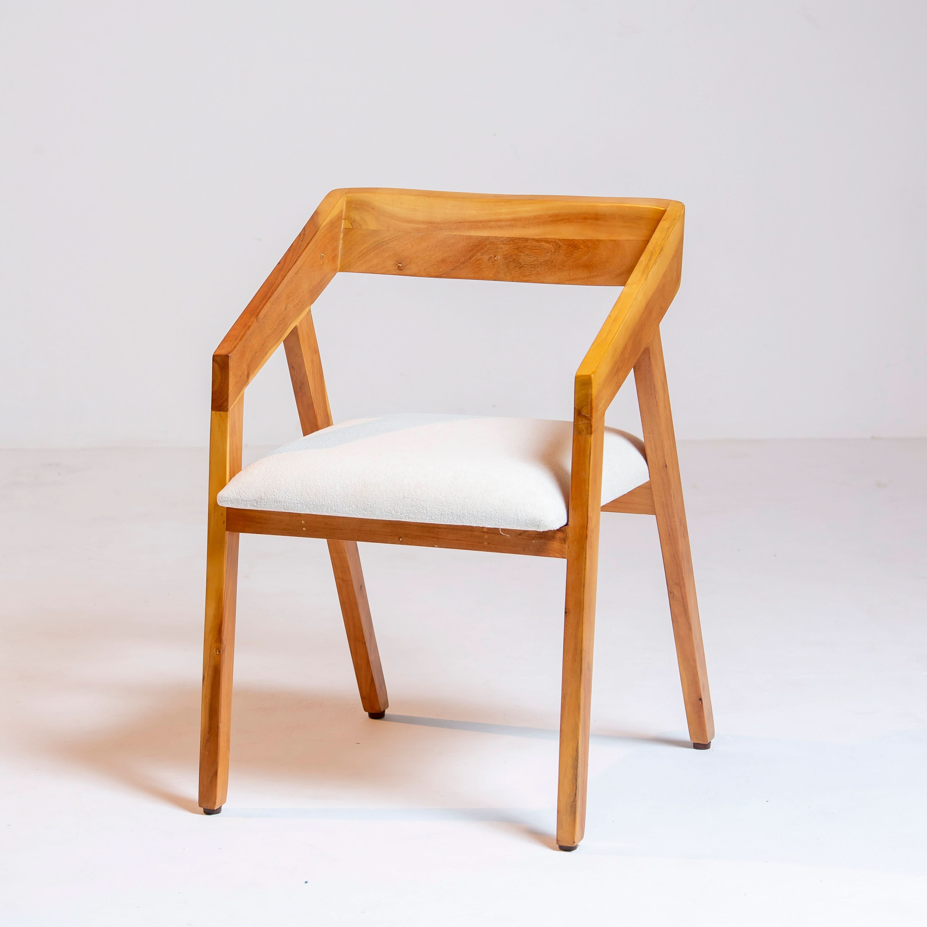 THE ARTISAN ACACIA WOOD CHAIR - Art and craft furniture