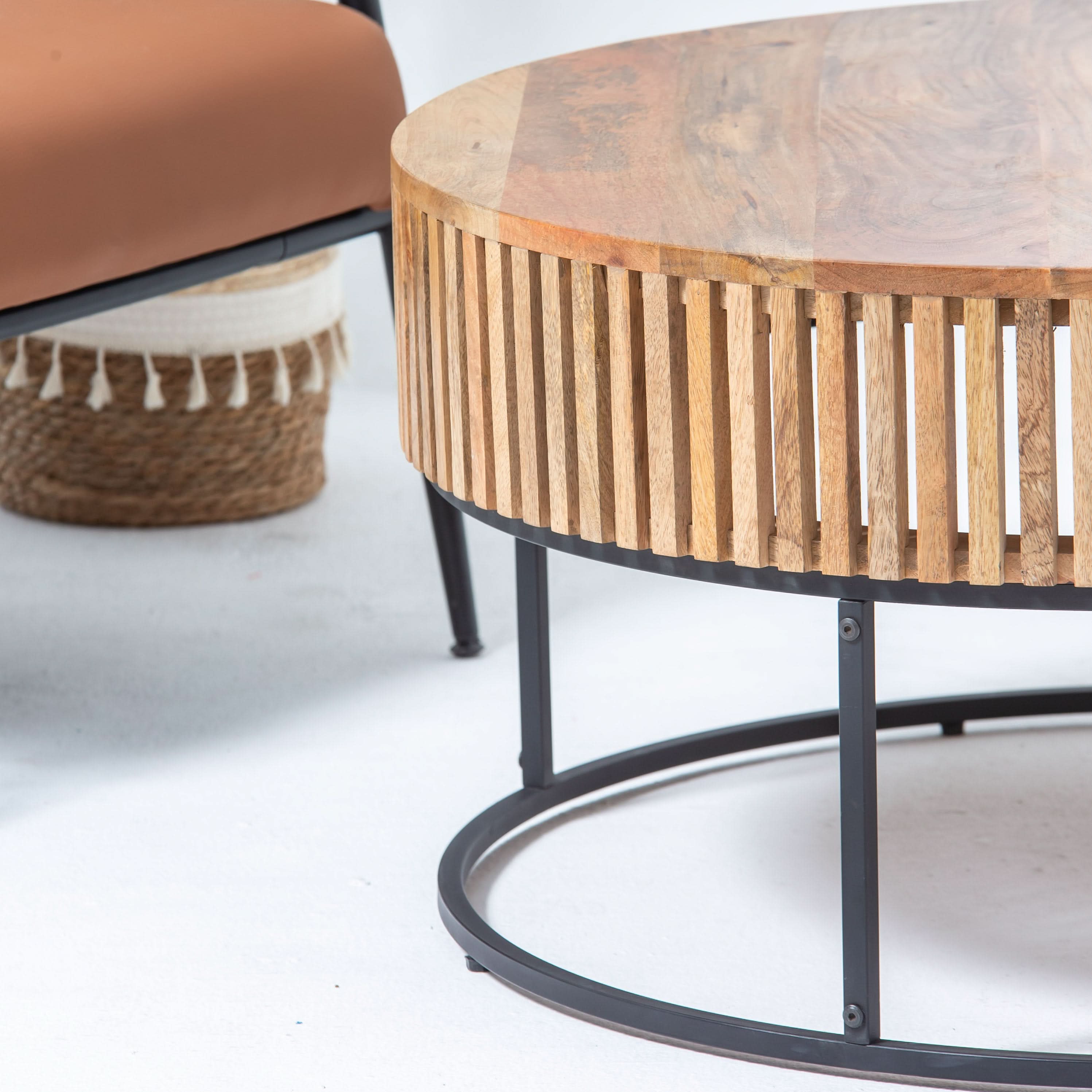MONTERA WOODEN ROUND COFFEE TABLE - Art and craft furniture