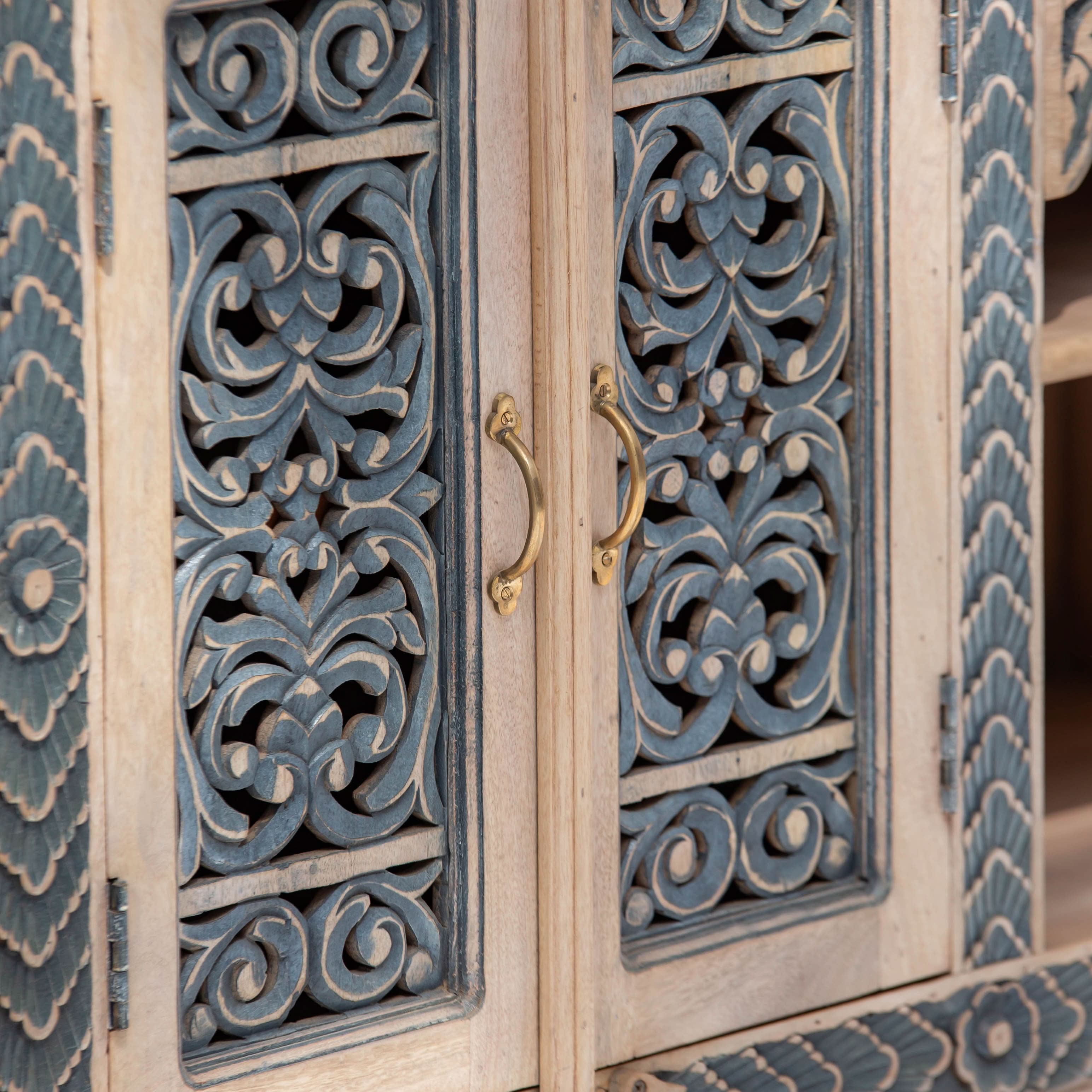 CHARLORE WOODEN SIDEBOARD - Art and craft furniture