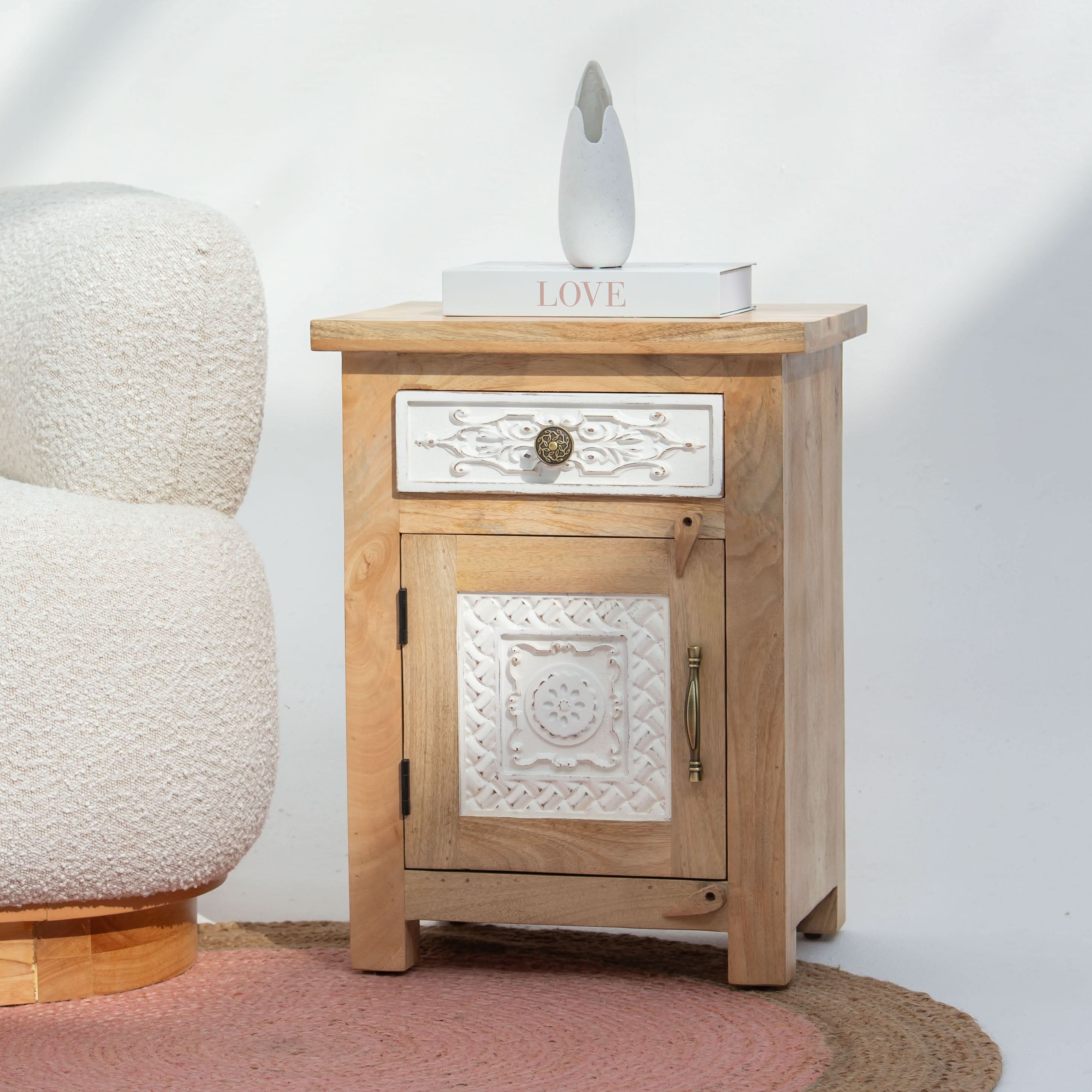 PUSHKAR WOODEN CARVING NIGHTSTAND TABLE - Art and craft furniture