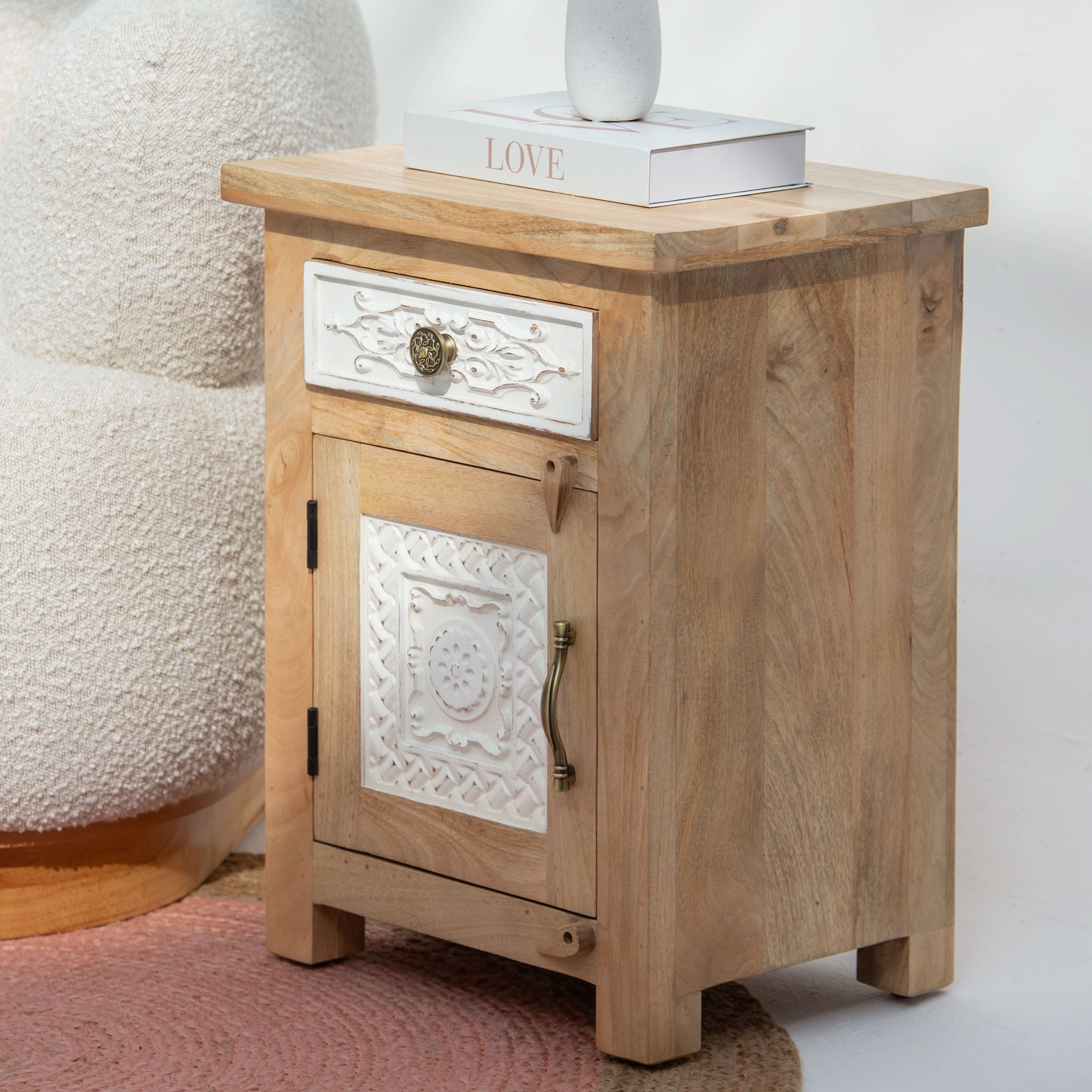 PUSHKAR WOODEN CARVING NIGHTSTAND TABLE - Art and craft furniture