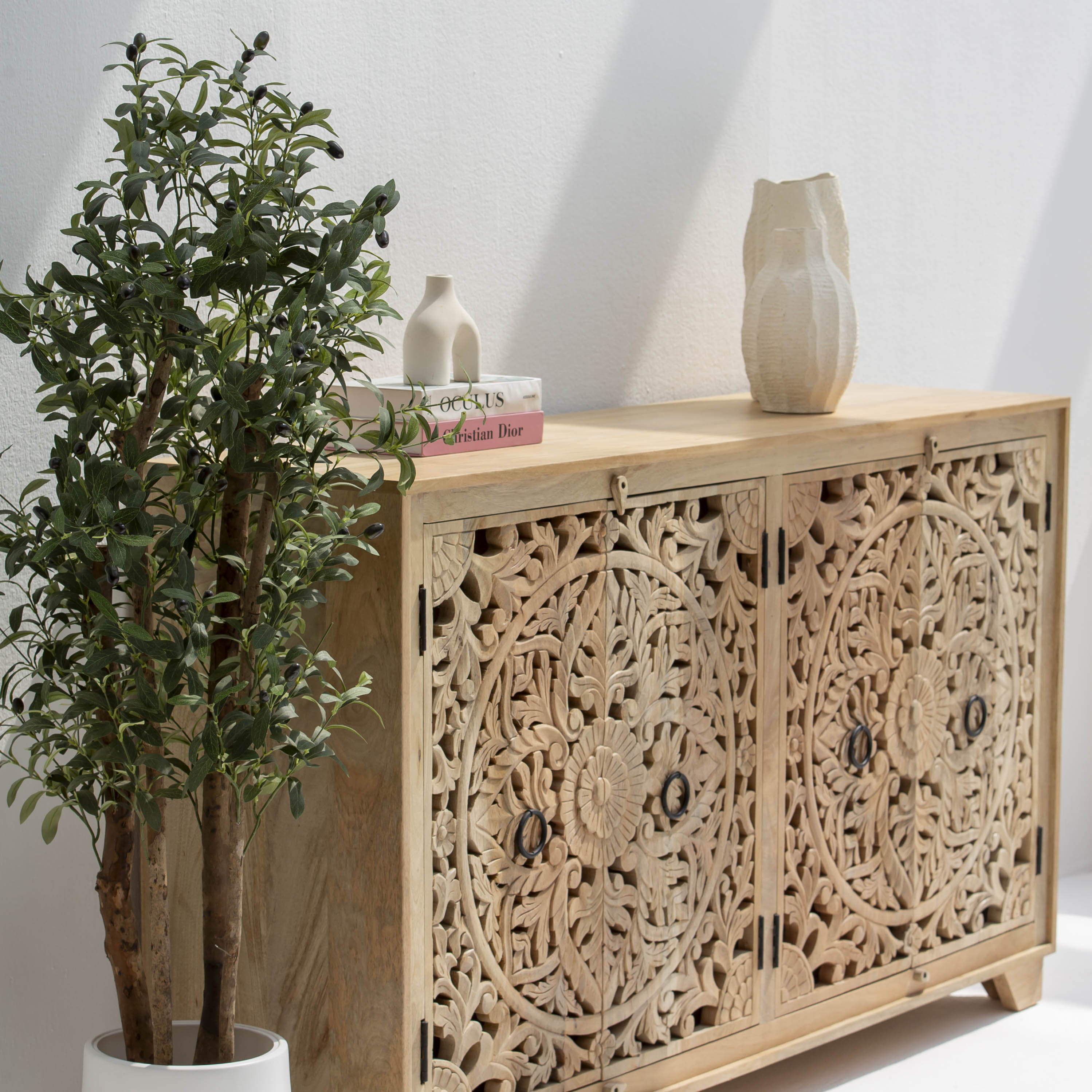 ROYAL CARVED FOUR DOOR SIDEBOARD - Art and craft furniture