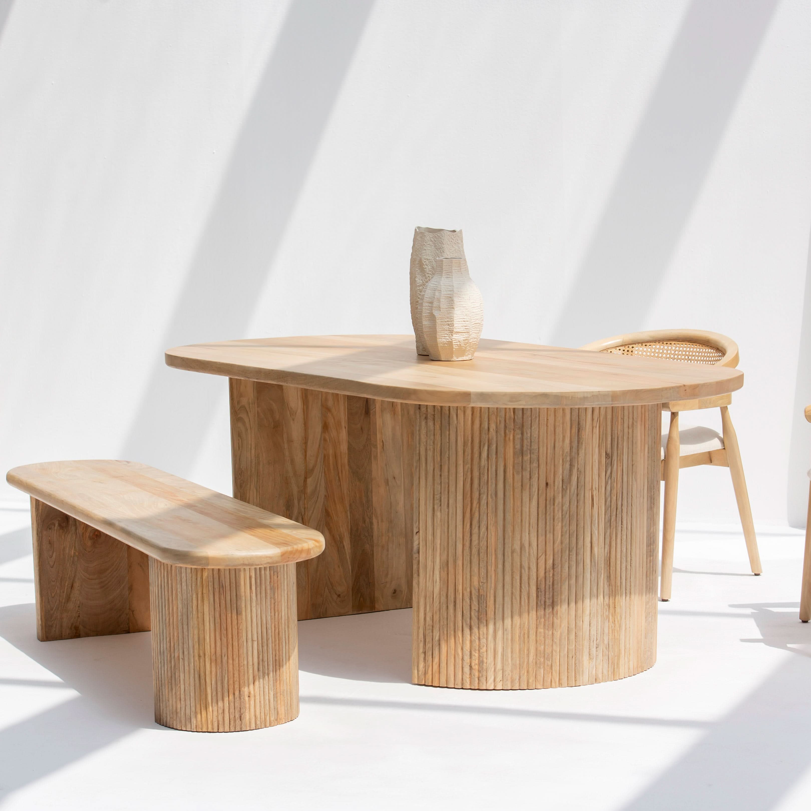 LUWIN LINING DINING TABLE - Art and craft furniture