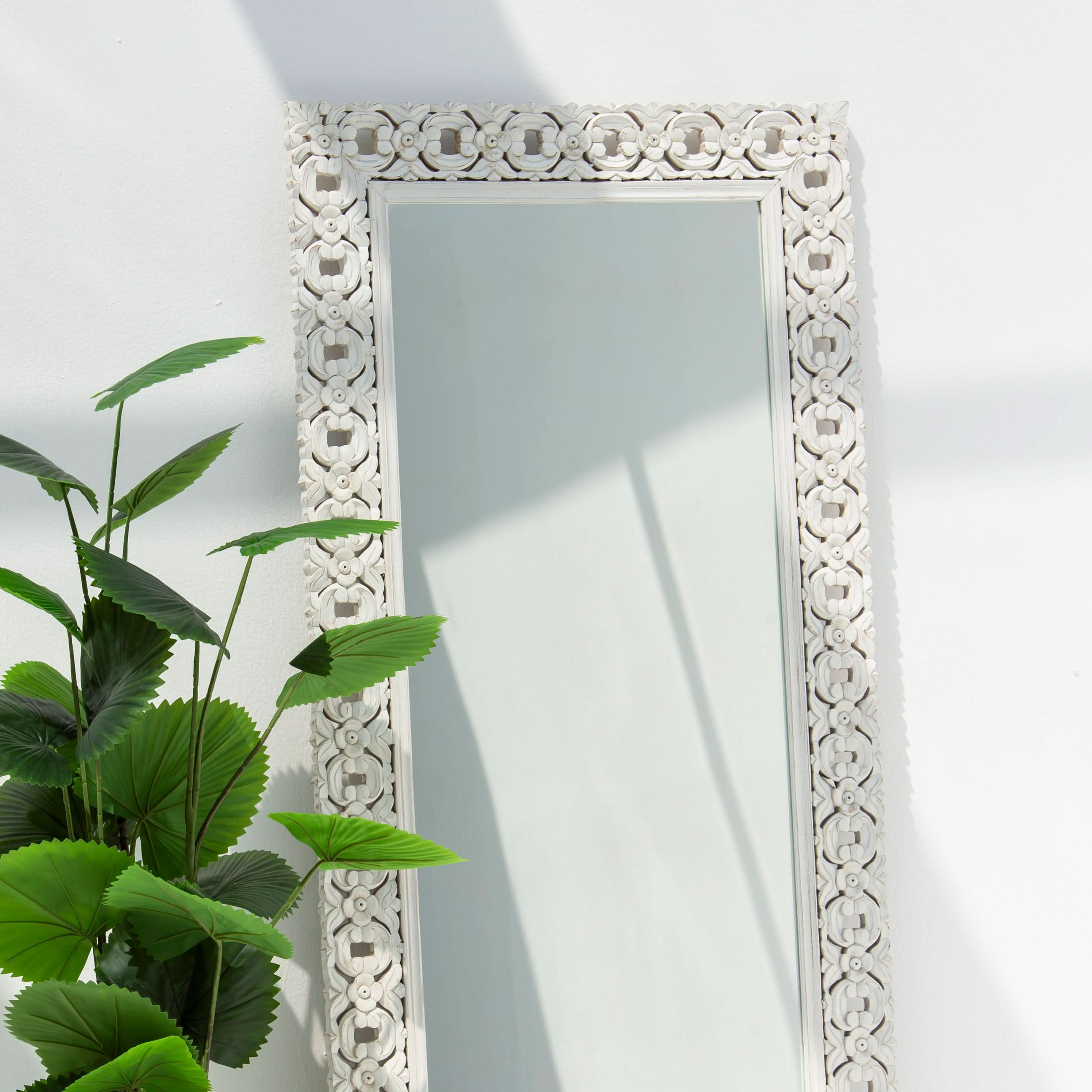 BUENOS HAND CARVED MANGO WOOD MIRROR FRAME - Art and craft furniture