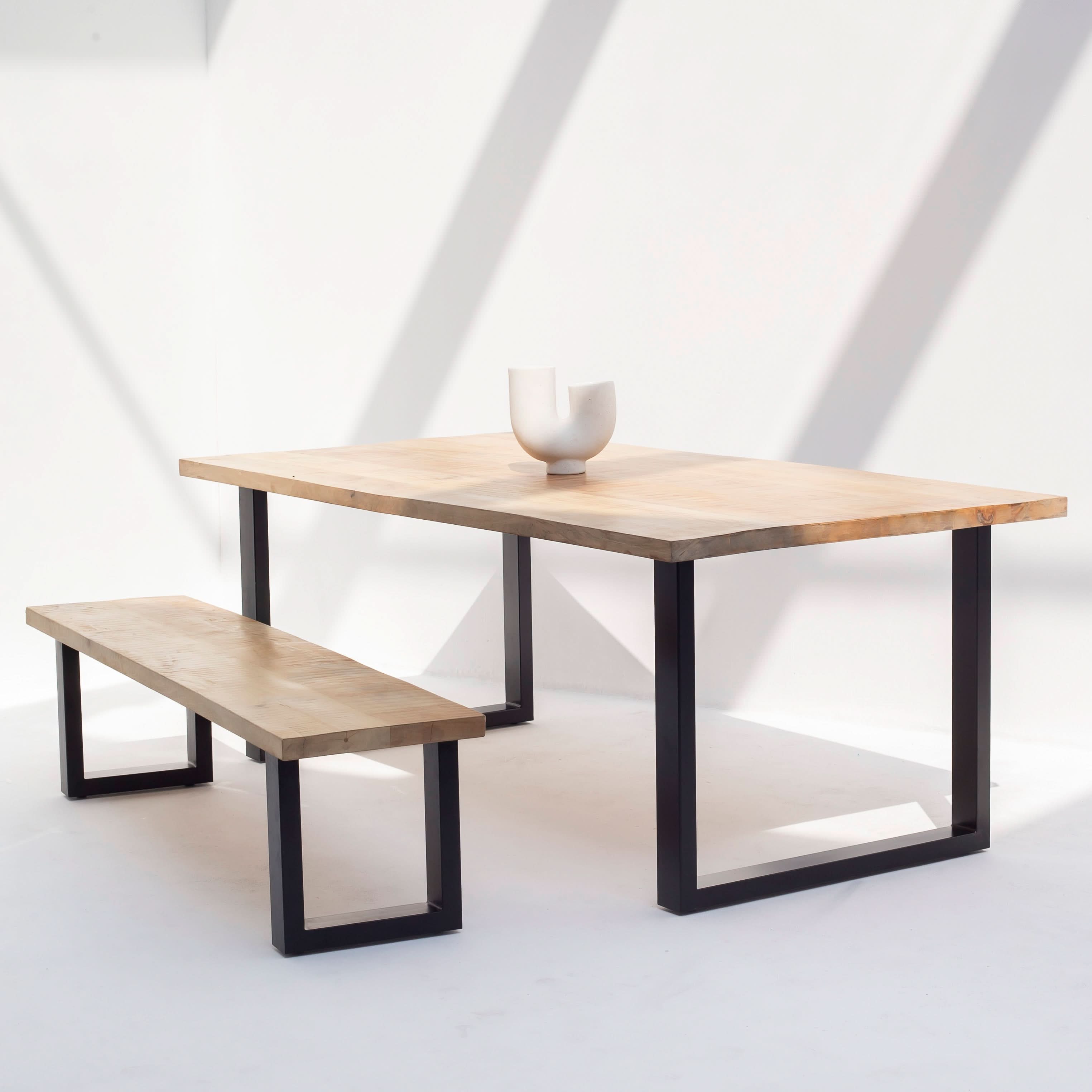MANGO AURA DINING TABLE - Art and craft furniture