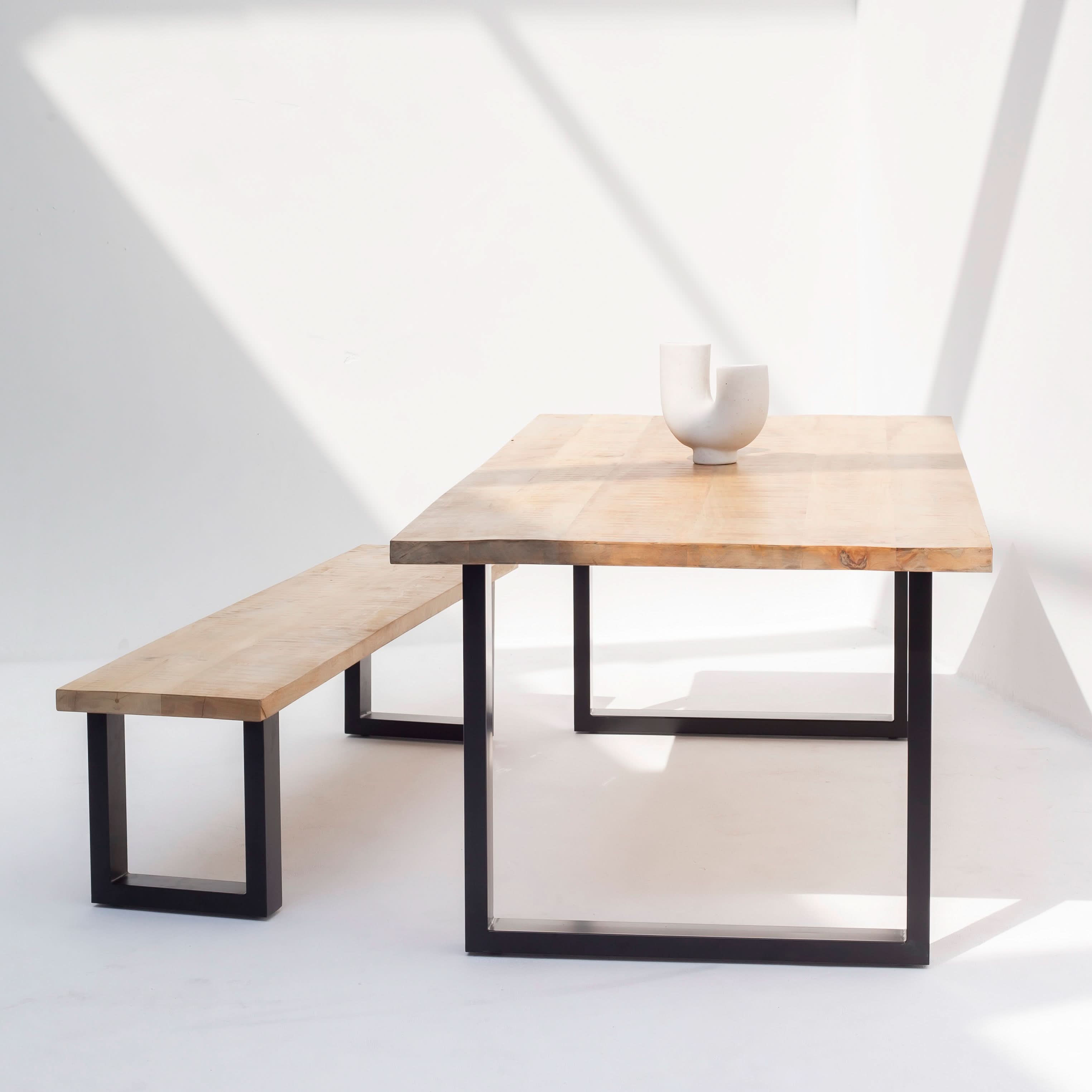 MANGO AURA DINING TABLE - Art and craft furniture