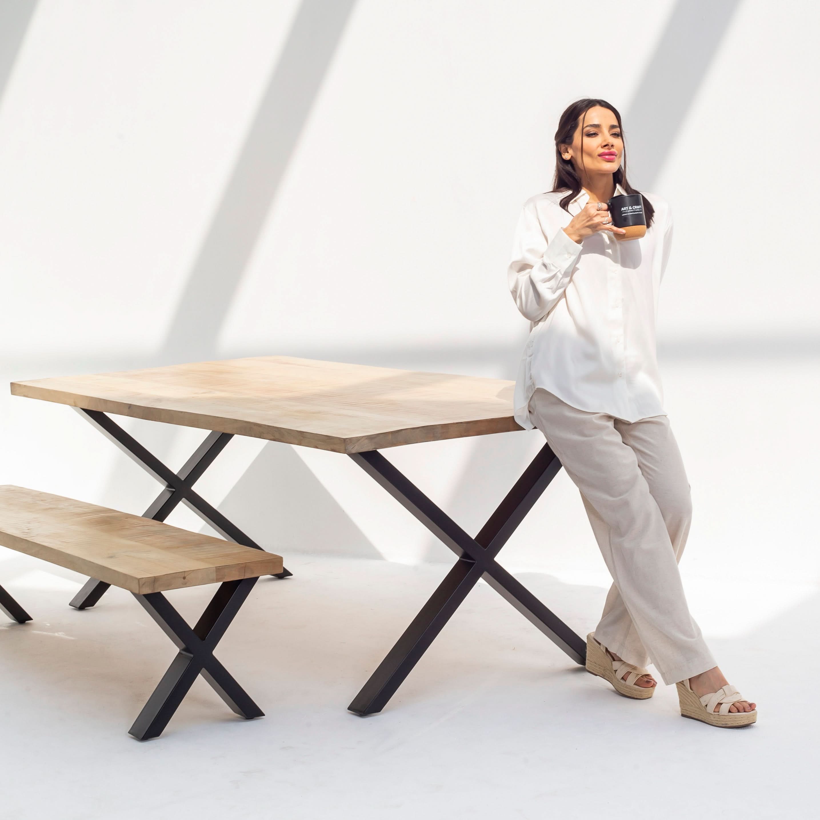 MANGO AURA DINING TABLE - Art and craft furniture