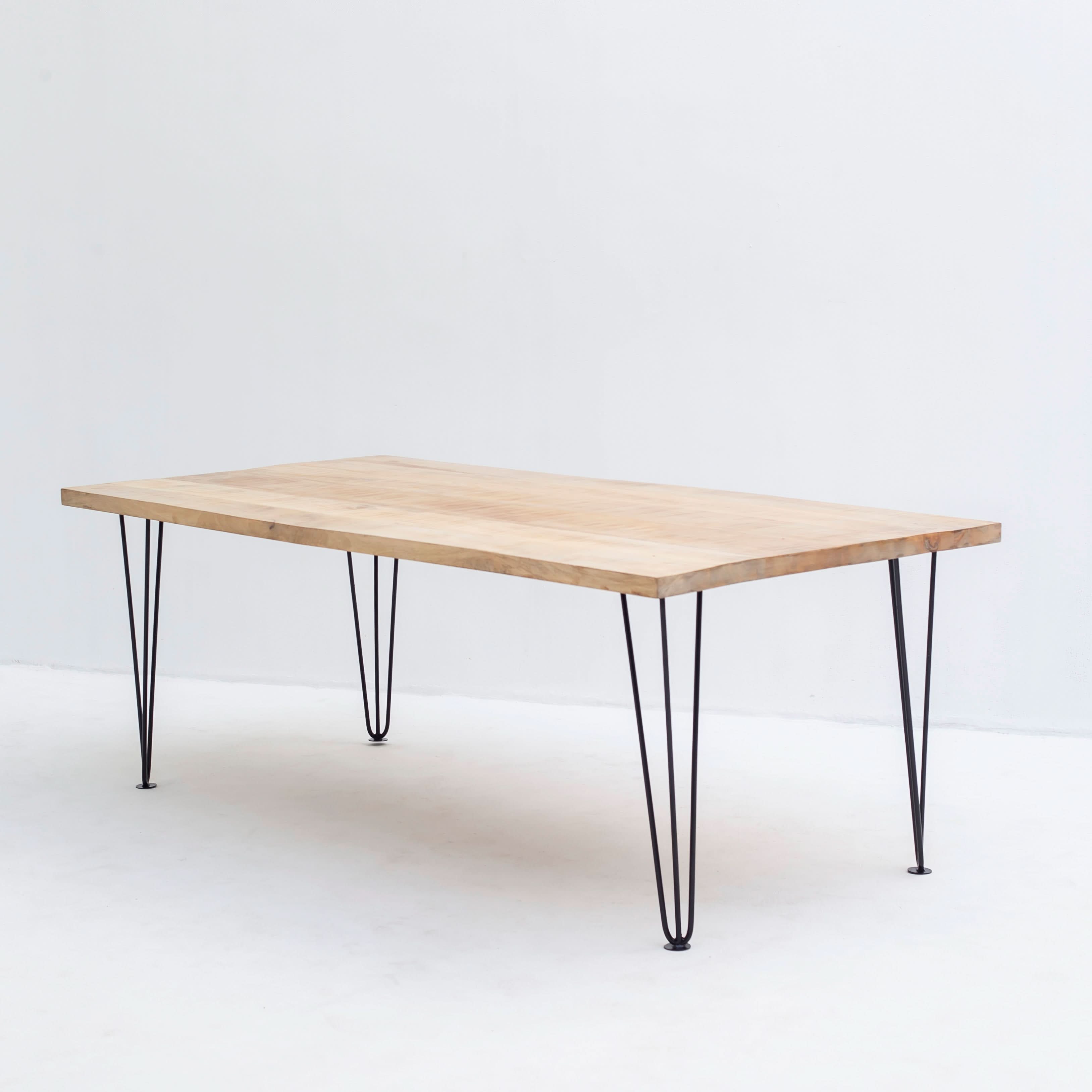 MANGO AURA DINING TABLE - Art and craft furniture