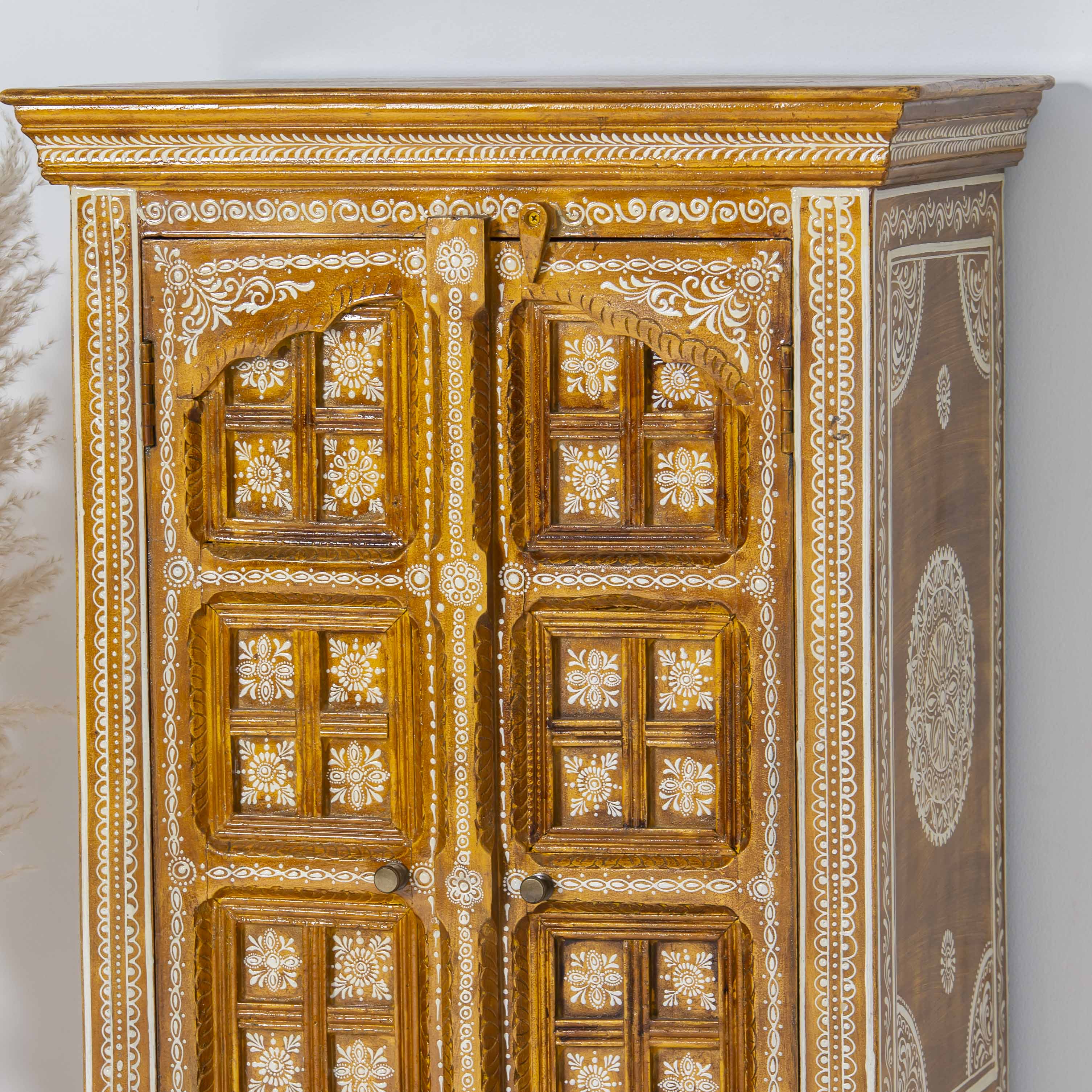 ELMORA PAINTING WOODEN CABINET - Art and craft furniture