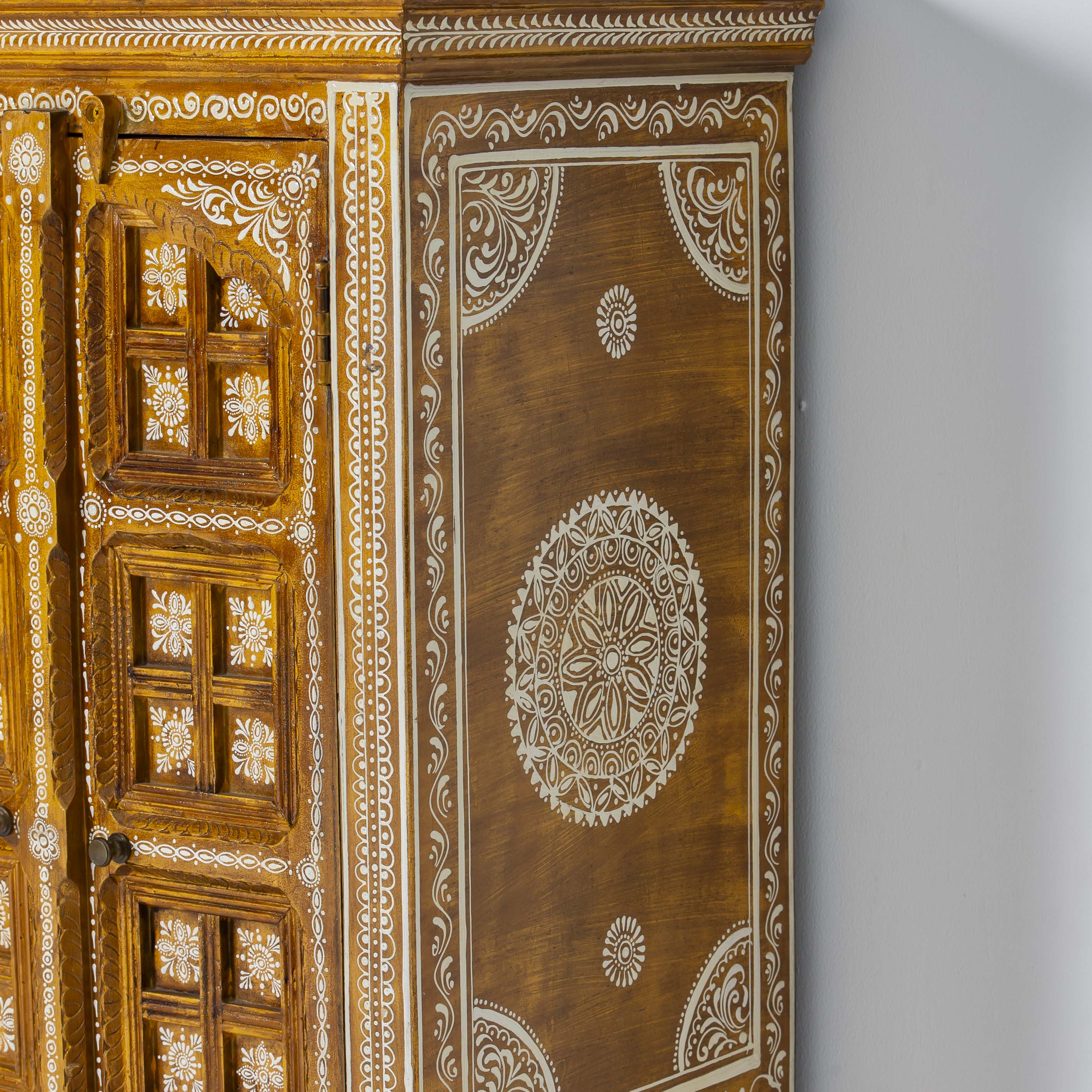 ELMORA PAINTING WOODEN CABINET - Art and craft furniture