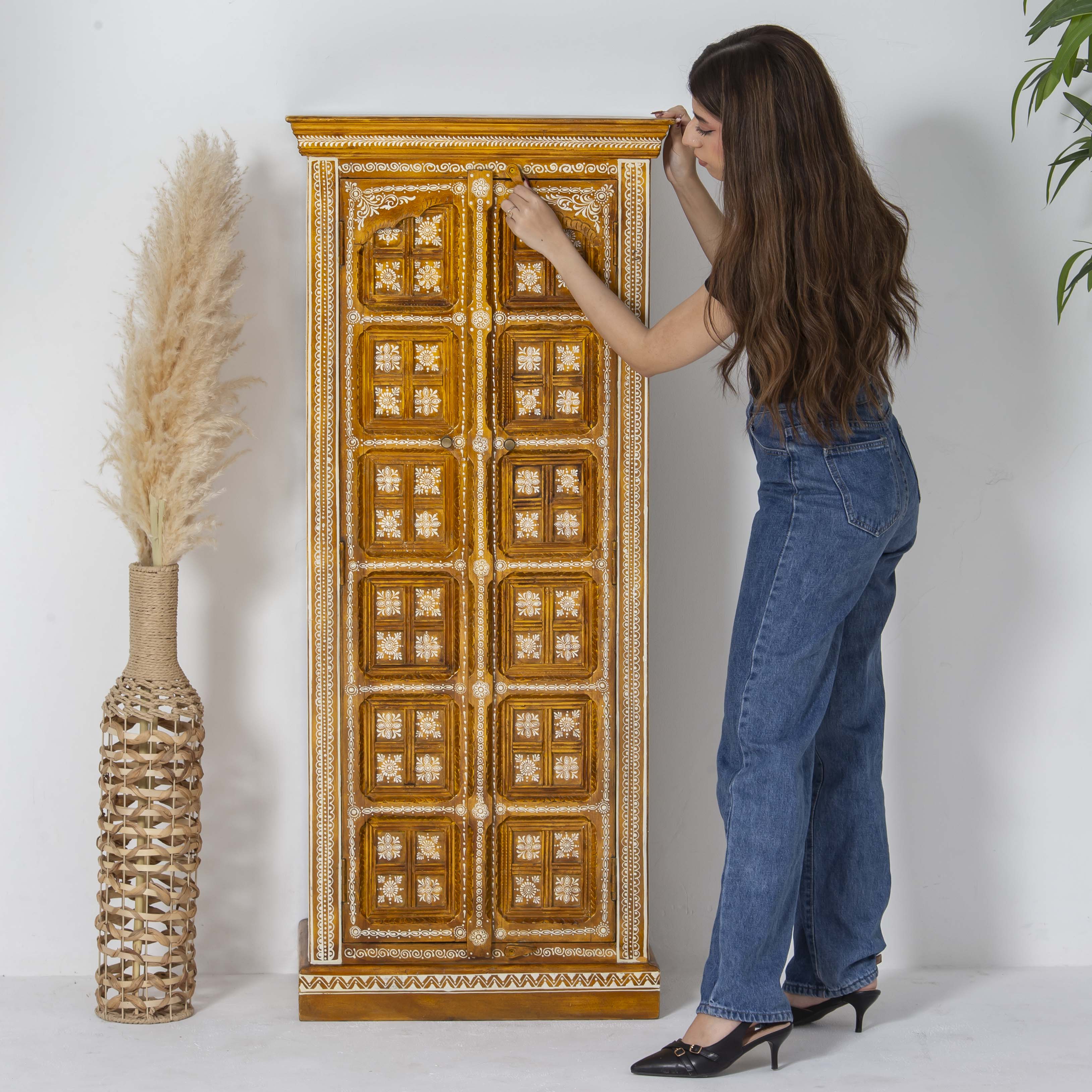 ELMORA PAINTING WOODEN CABINET - Art and craft furniture