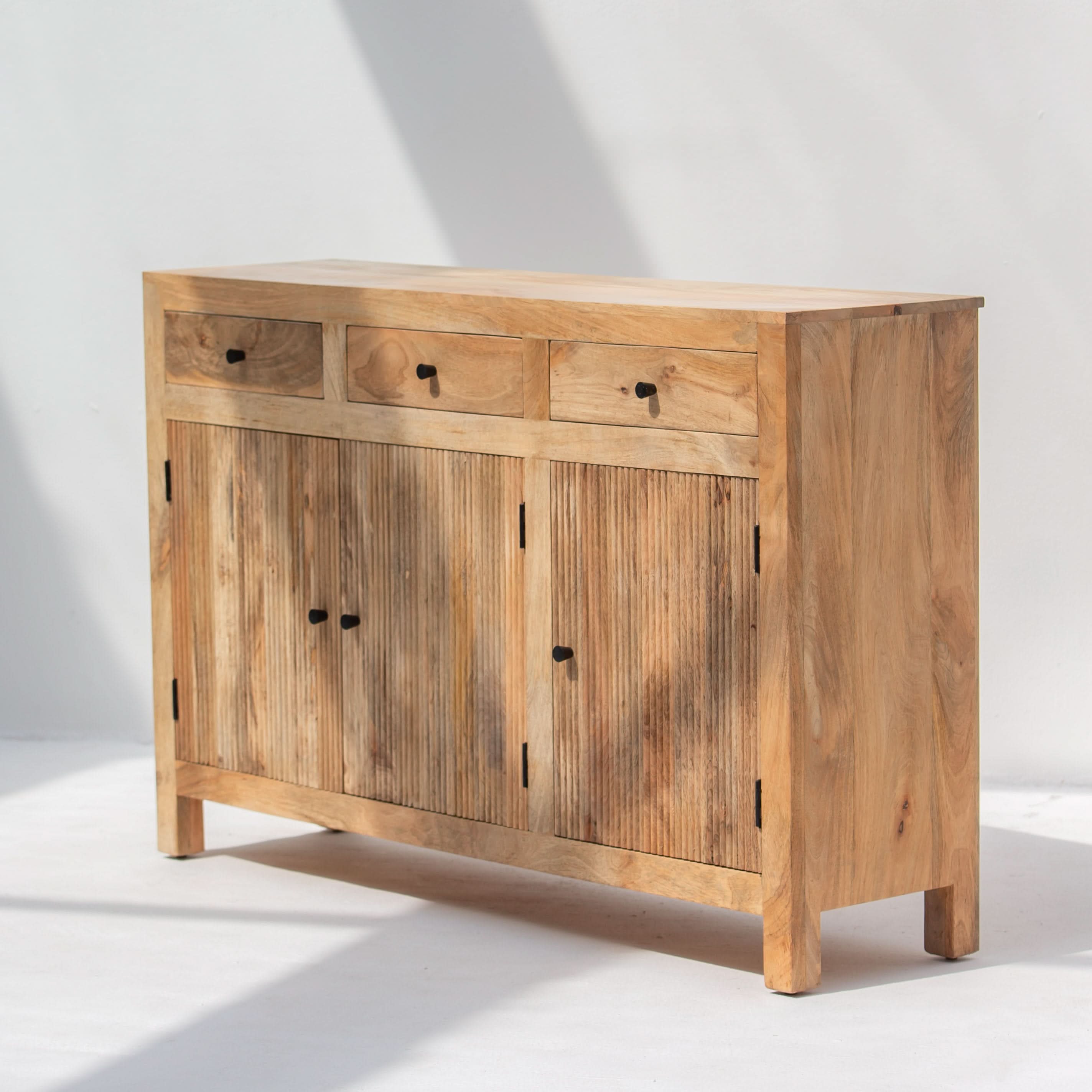 LUWIN LINNING DOOR - DRAWER SIDEBOARD - Art and craft furniture