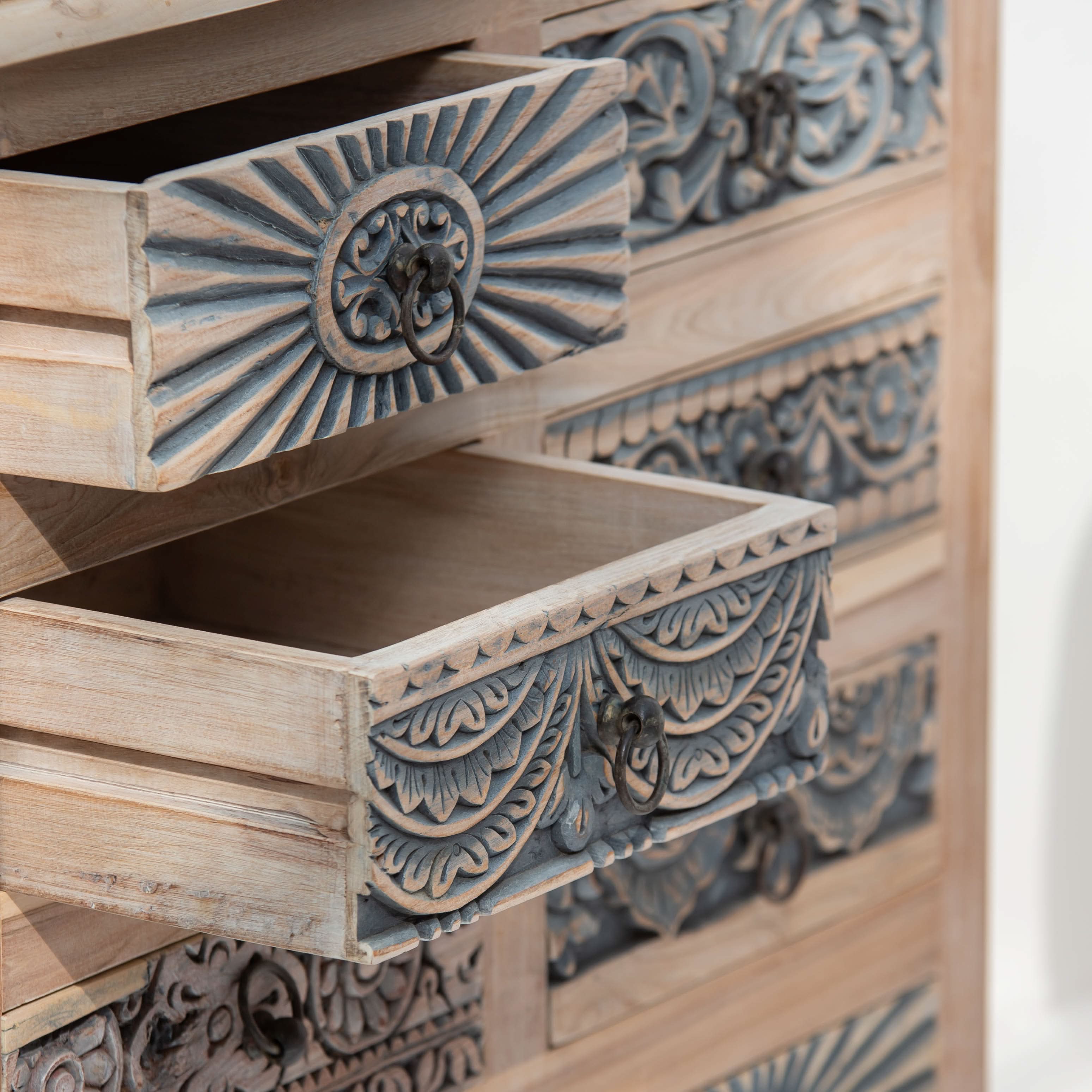 CHARLORE WOODEN EIGHT DRAWER DRAWCHEST - Art and craft furniture