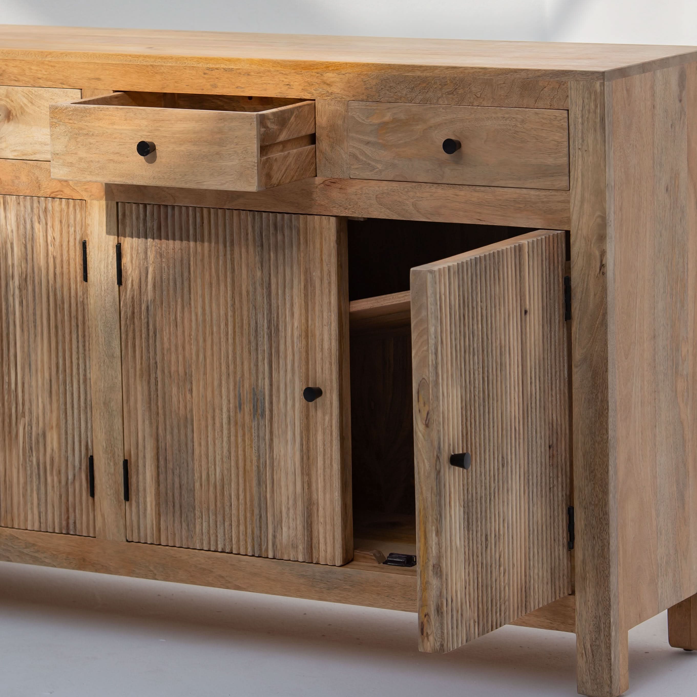 LUWIN LINNING DOOR - DRAWER SIDEBOARD - Art and craft furniture