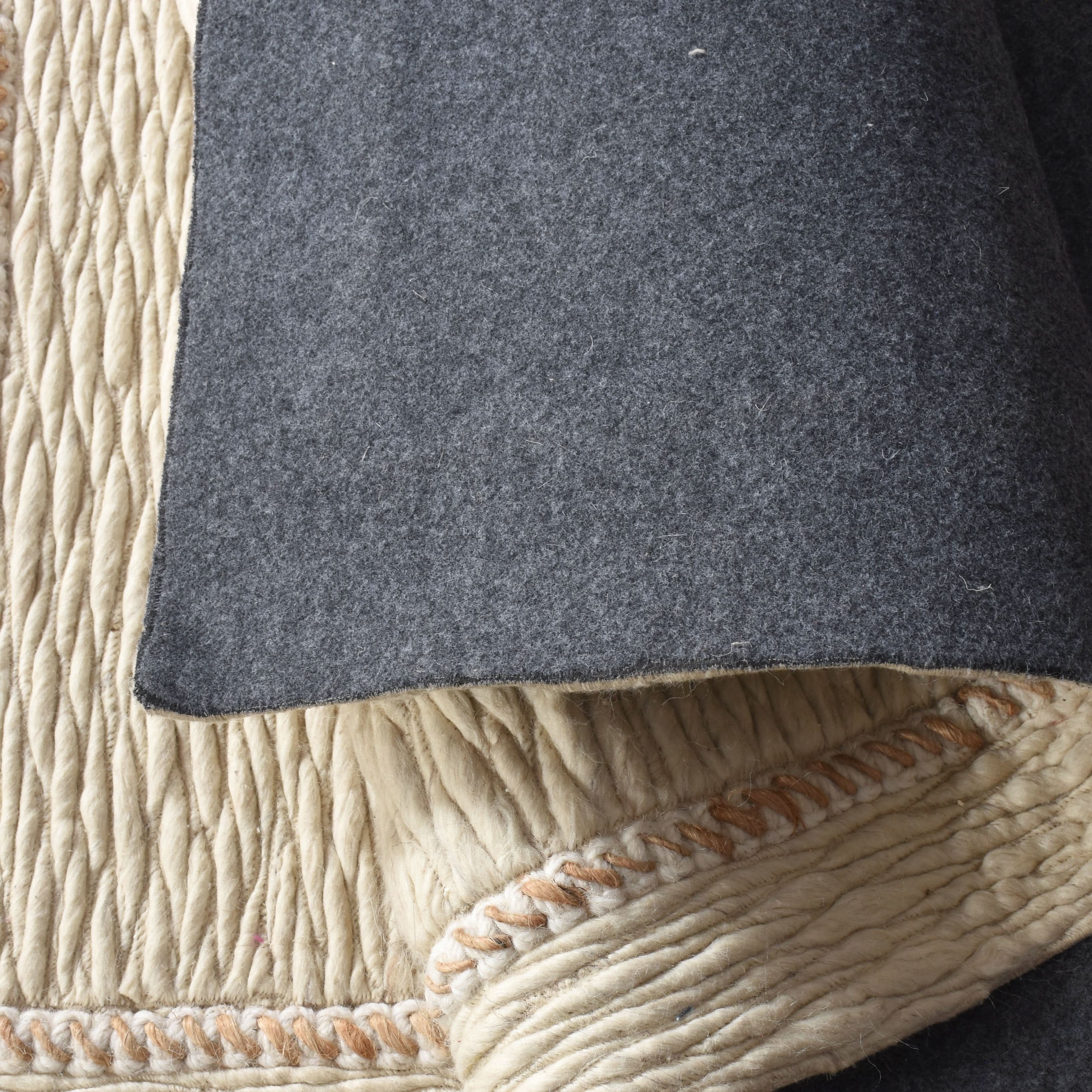 IVERTOEN HAND MADE WOOL & JUTE CARPET - Art and craft furniture