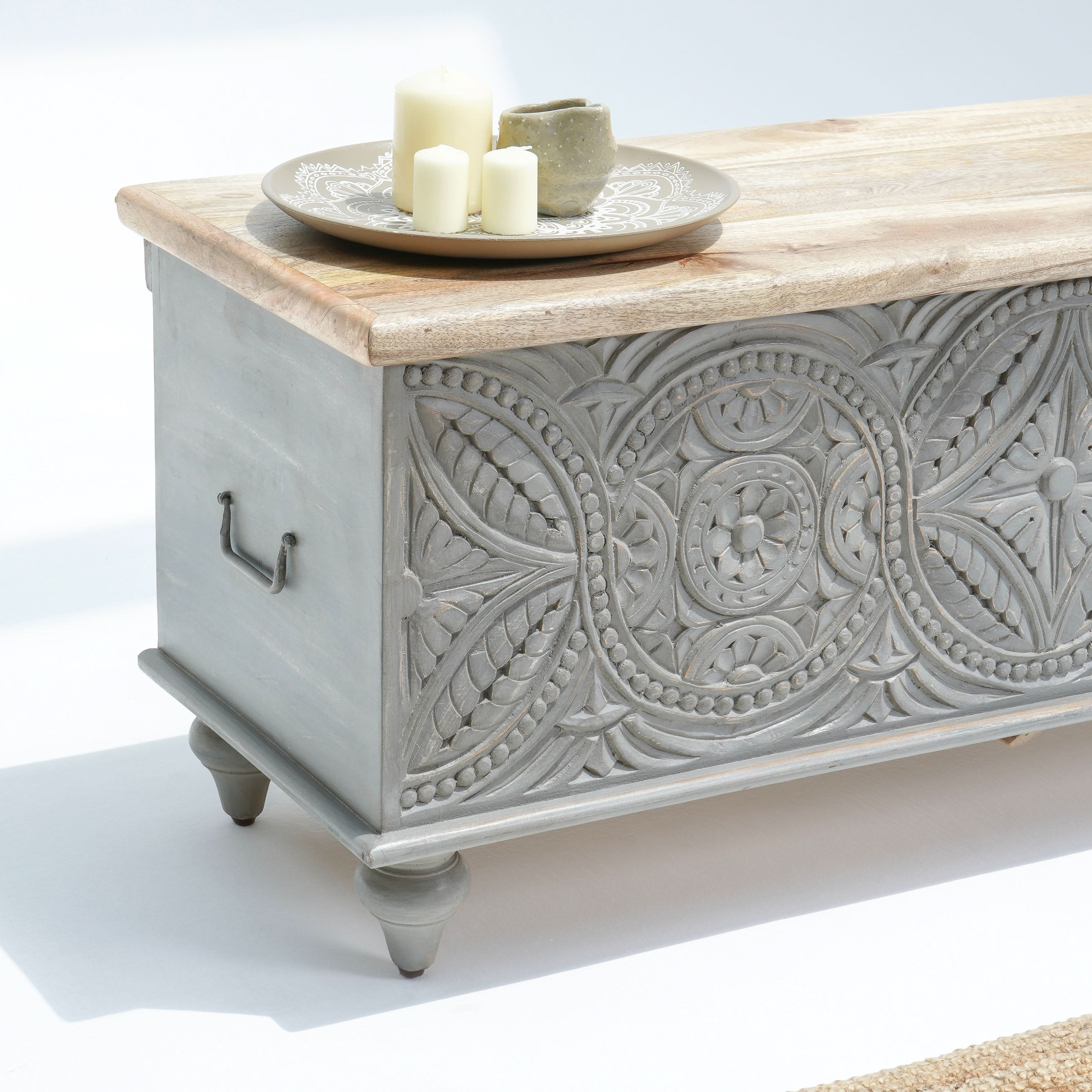 DARWIN WOODEN CARWED BOX - Art and craft furniture
