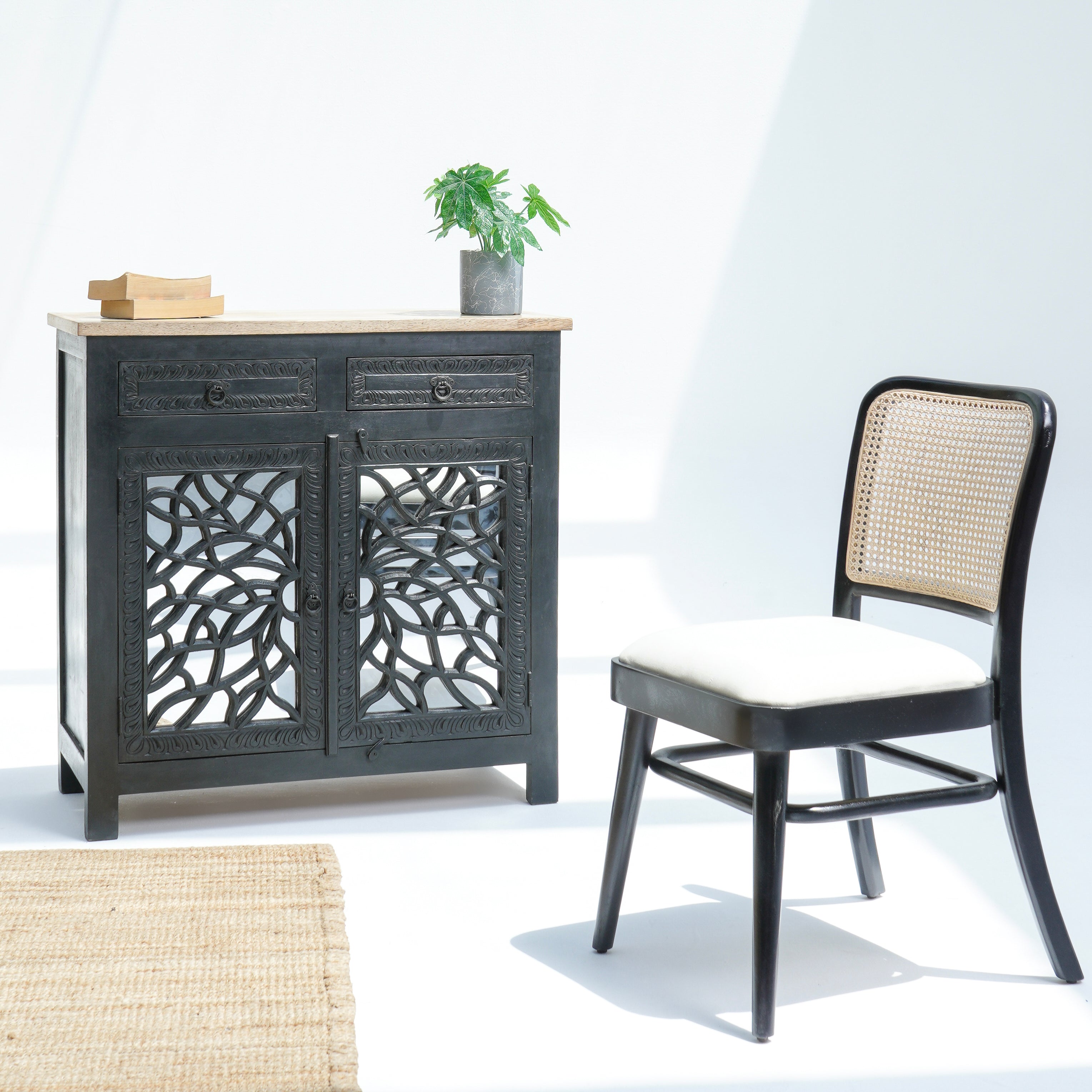 Lustre glass door sideboard
