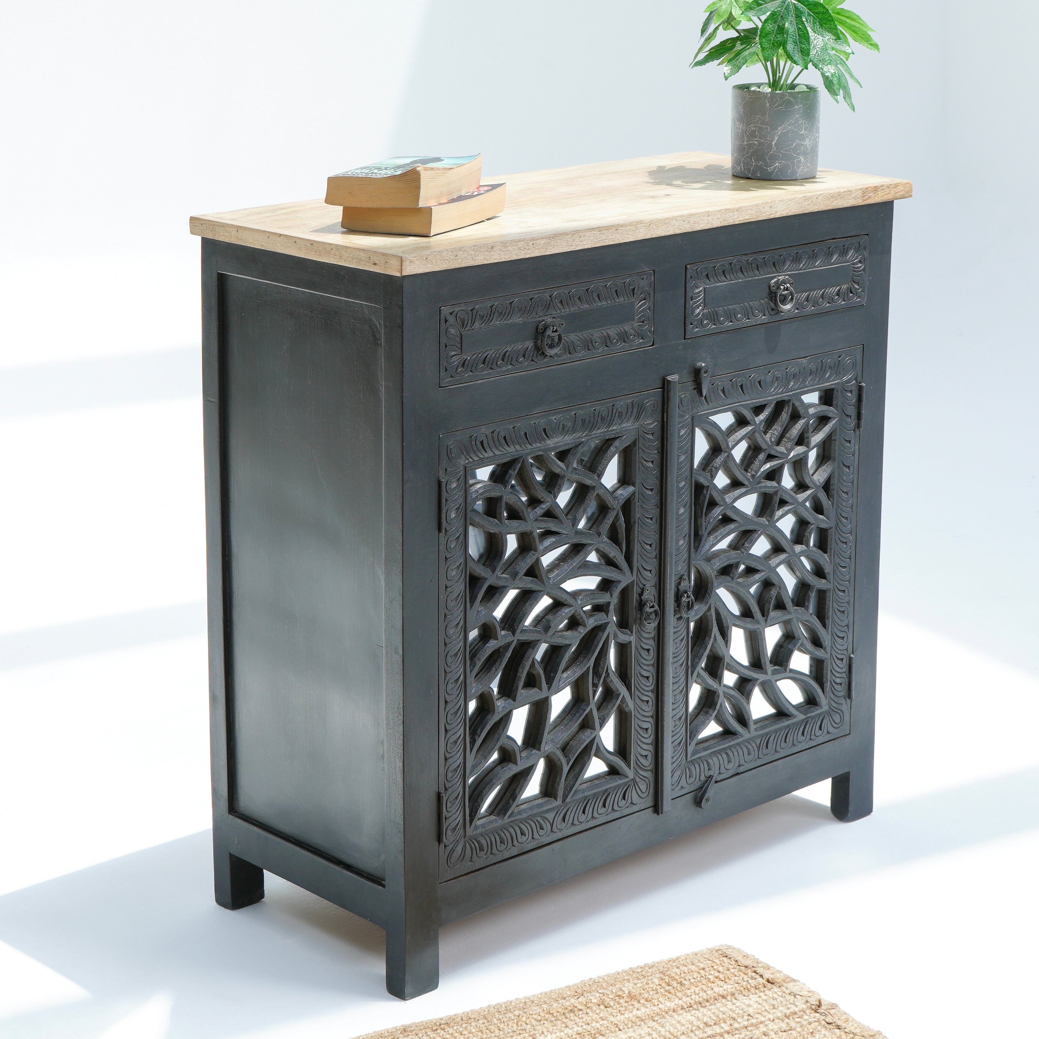 Lustre glass door sideboard