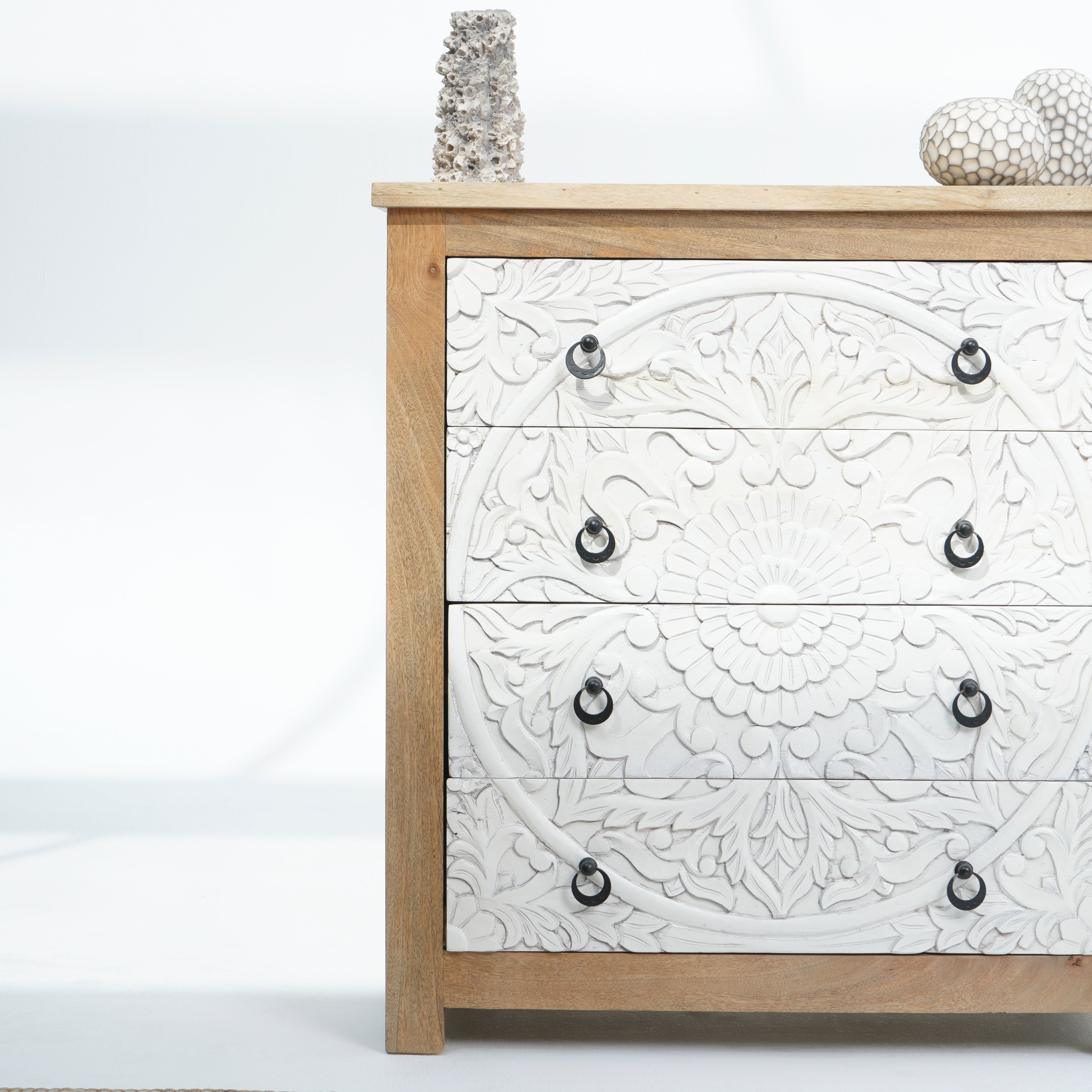 Sea Lake carwed chest of drawer