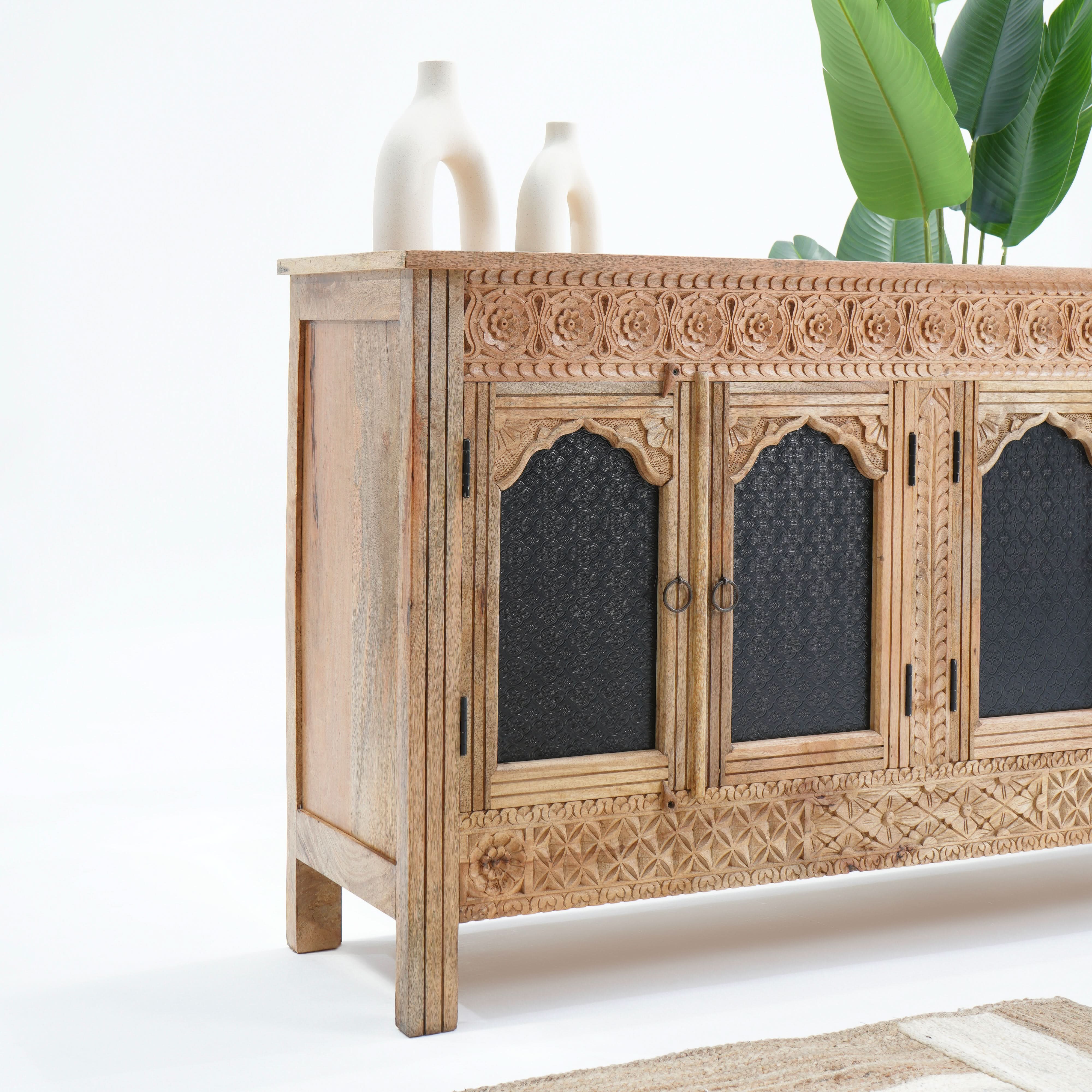 HERITAGE FOUR DOOR SIDEBOARD - Art and craft furniture