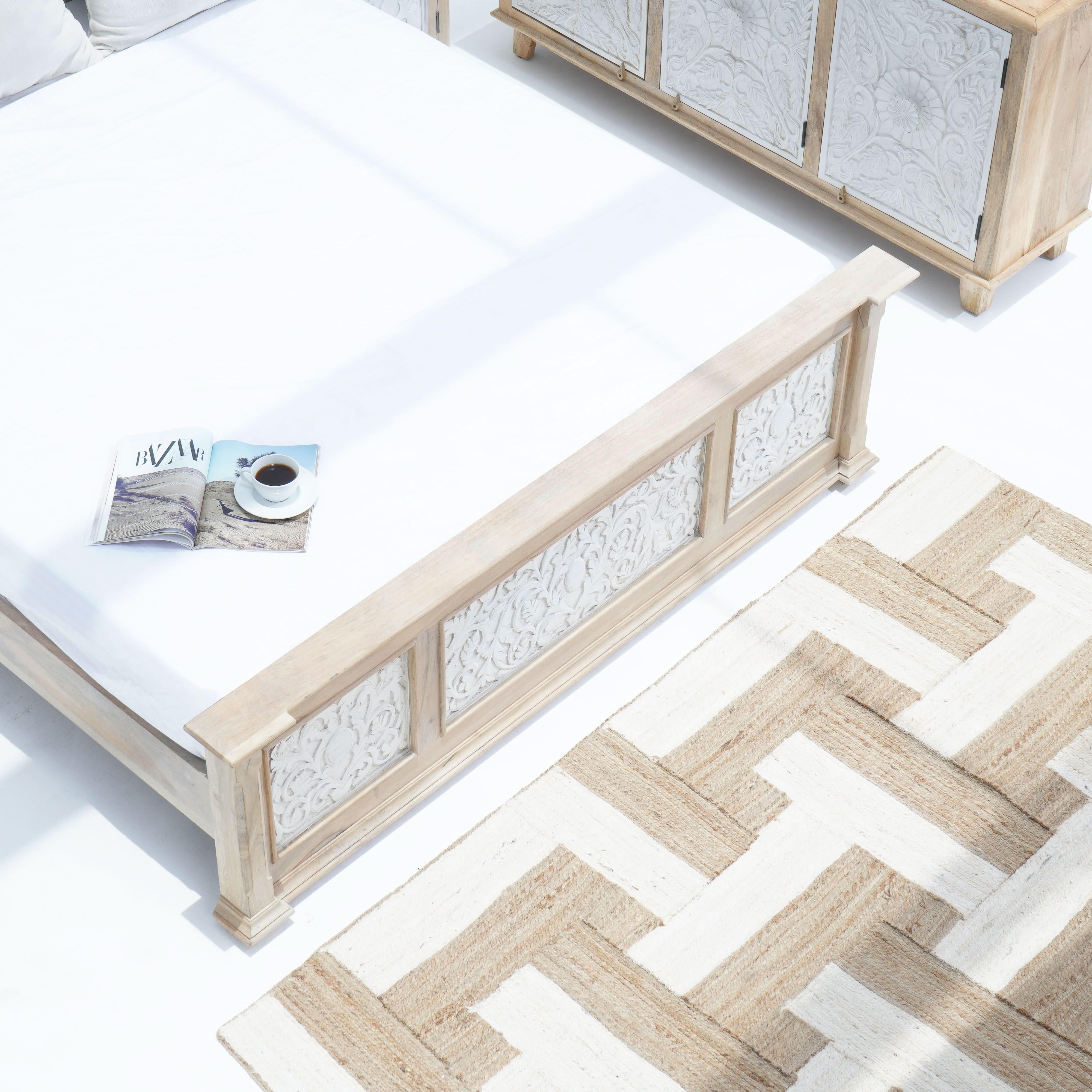 WOODEN CARWING THREE BLOCK BED - Art and craft furniture