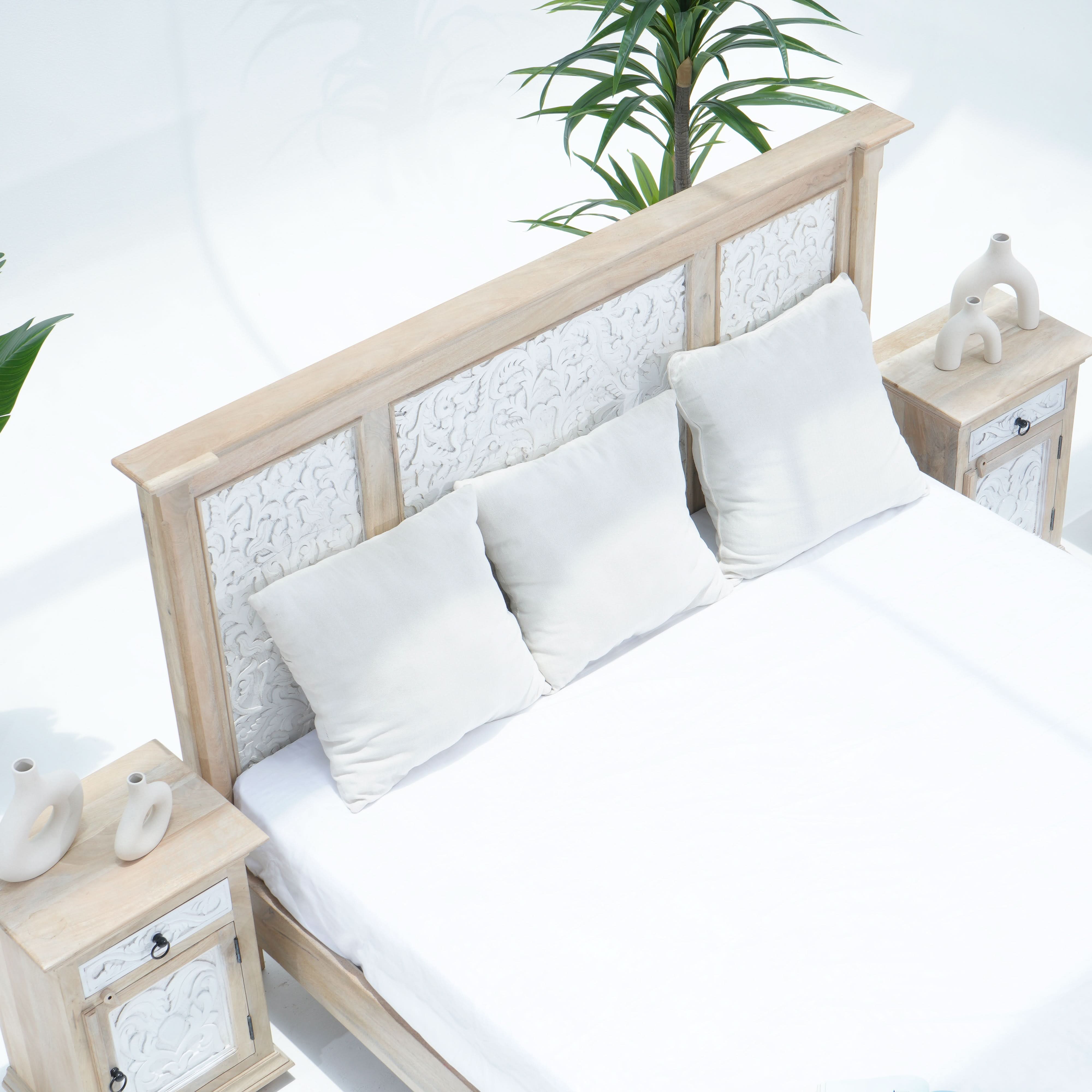 WOODEN CARWING THREE BLOCK BED - Art and craft furniture