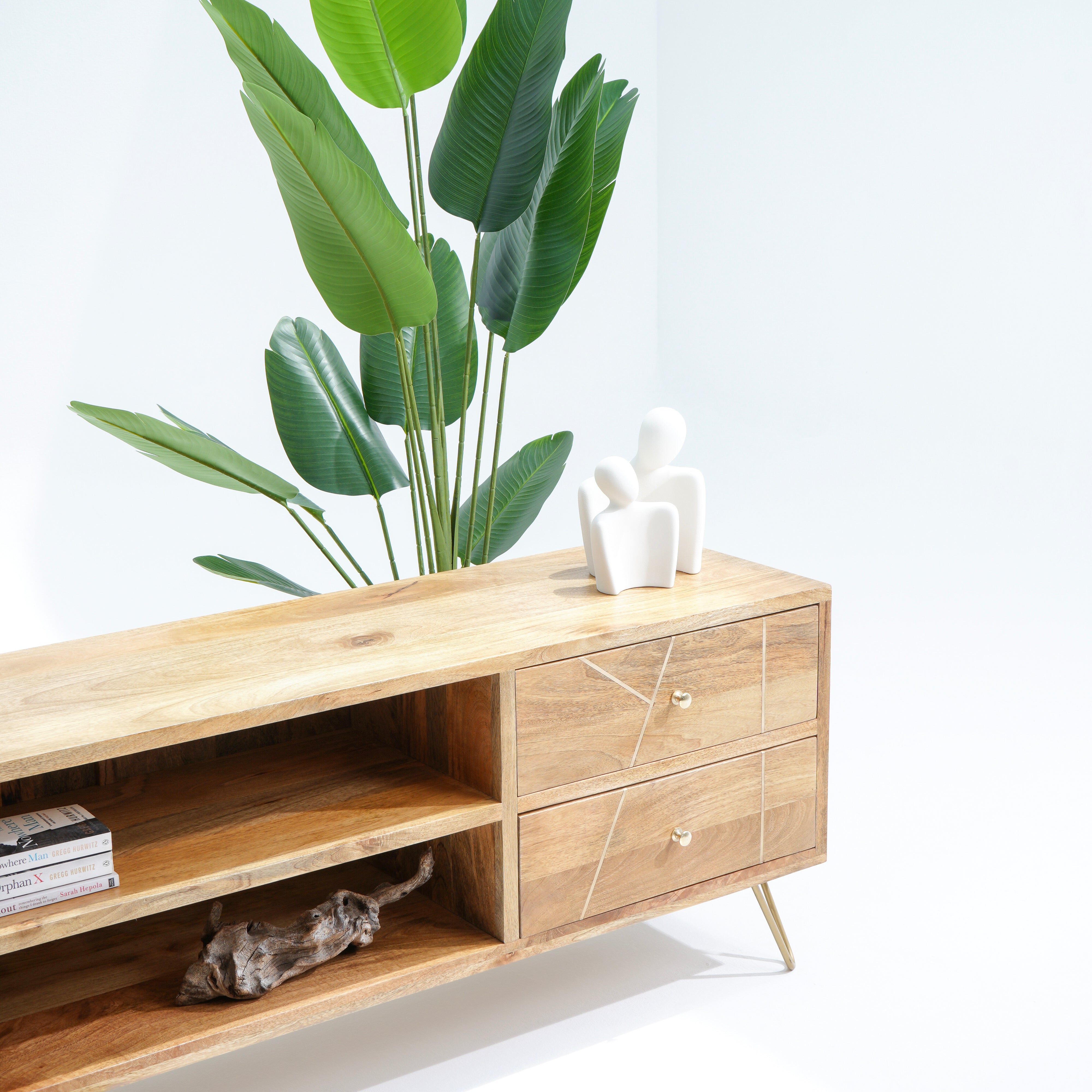 Delta Gold Line Tv stand