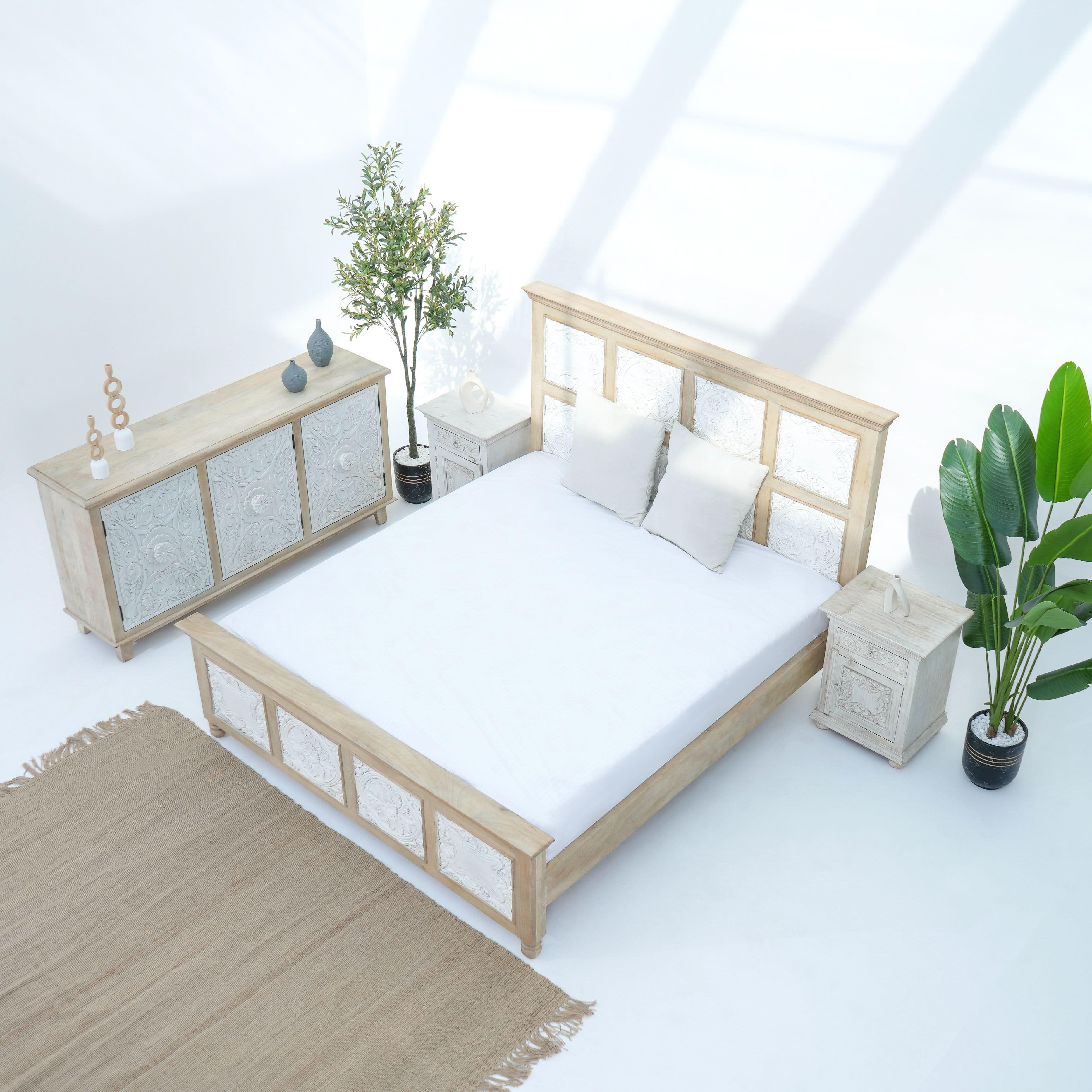 WDN CARVED EIGHT BLOCK BED - Art and craft furniture