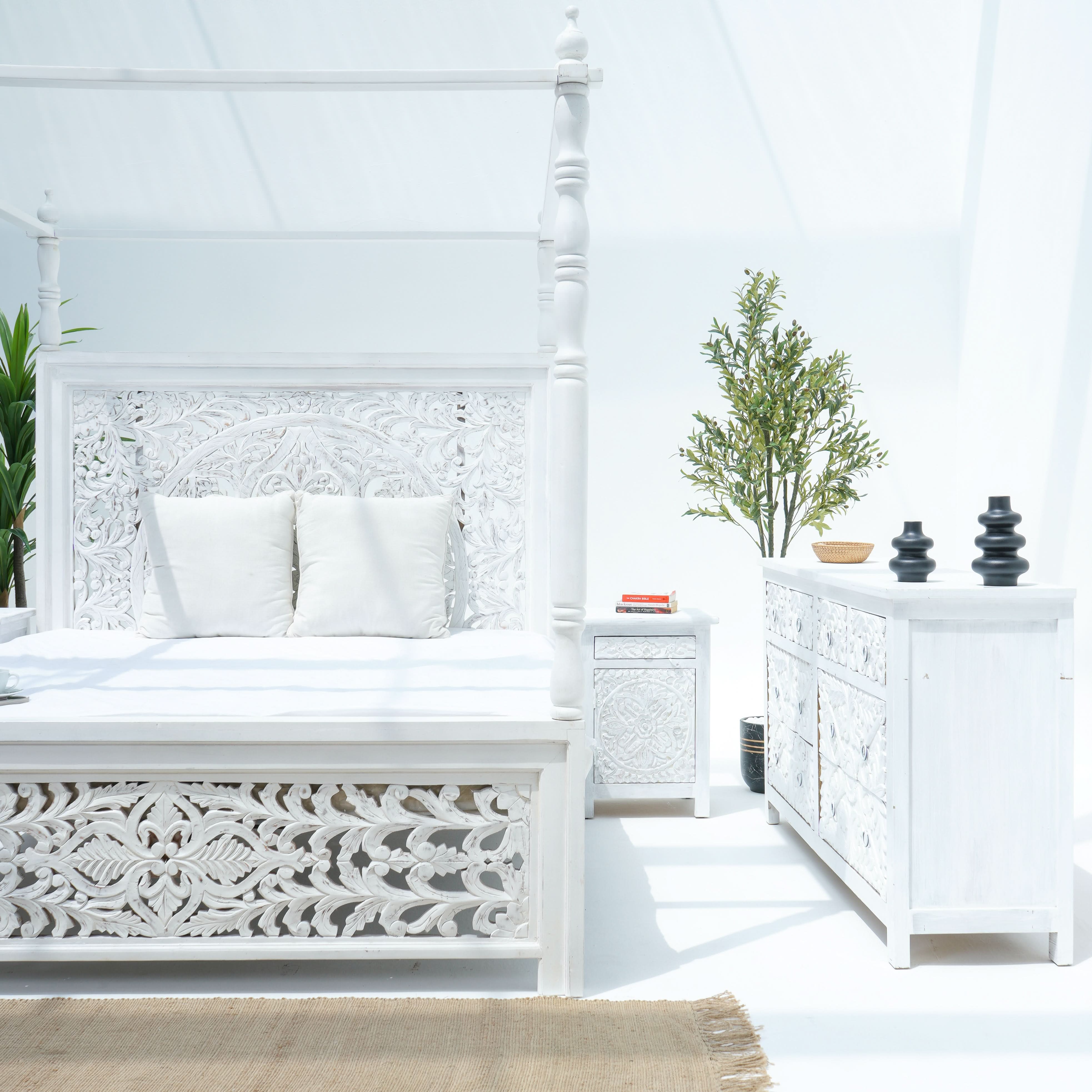 DABORA CARVING FOUR POSTER BED - Art and craft furniture