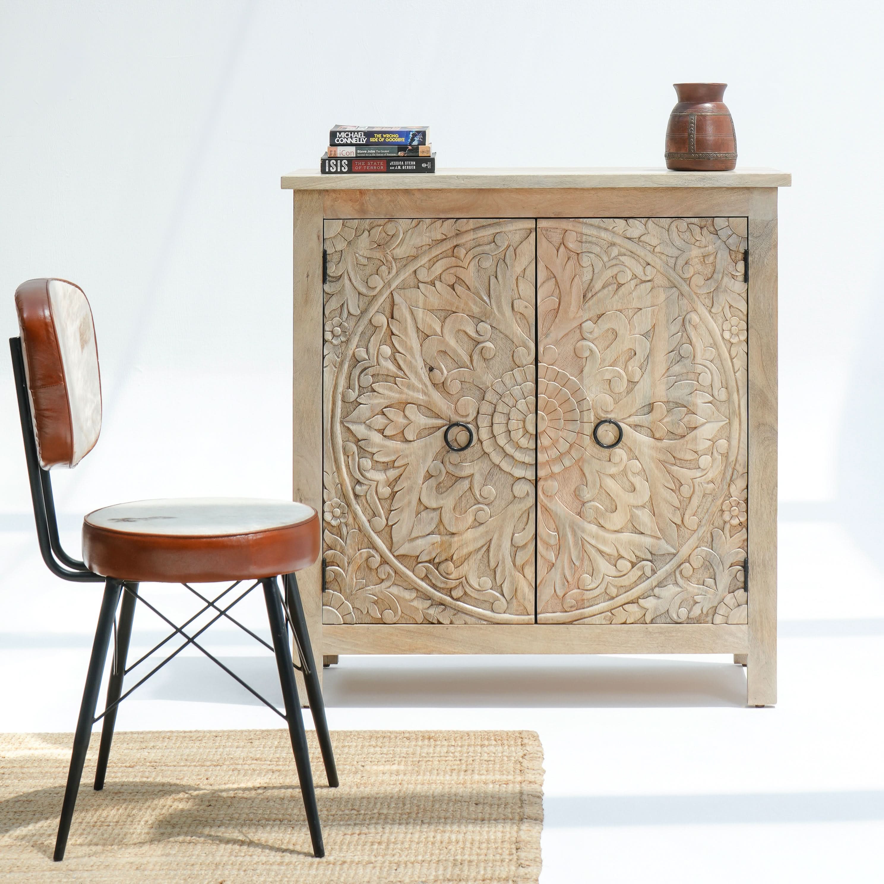 RIYAN CARVING SIDEBOARD - Art and craft furniture