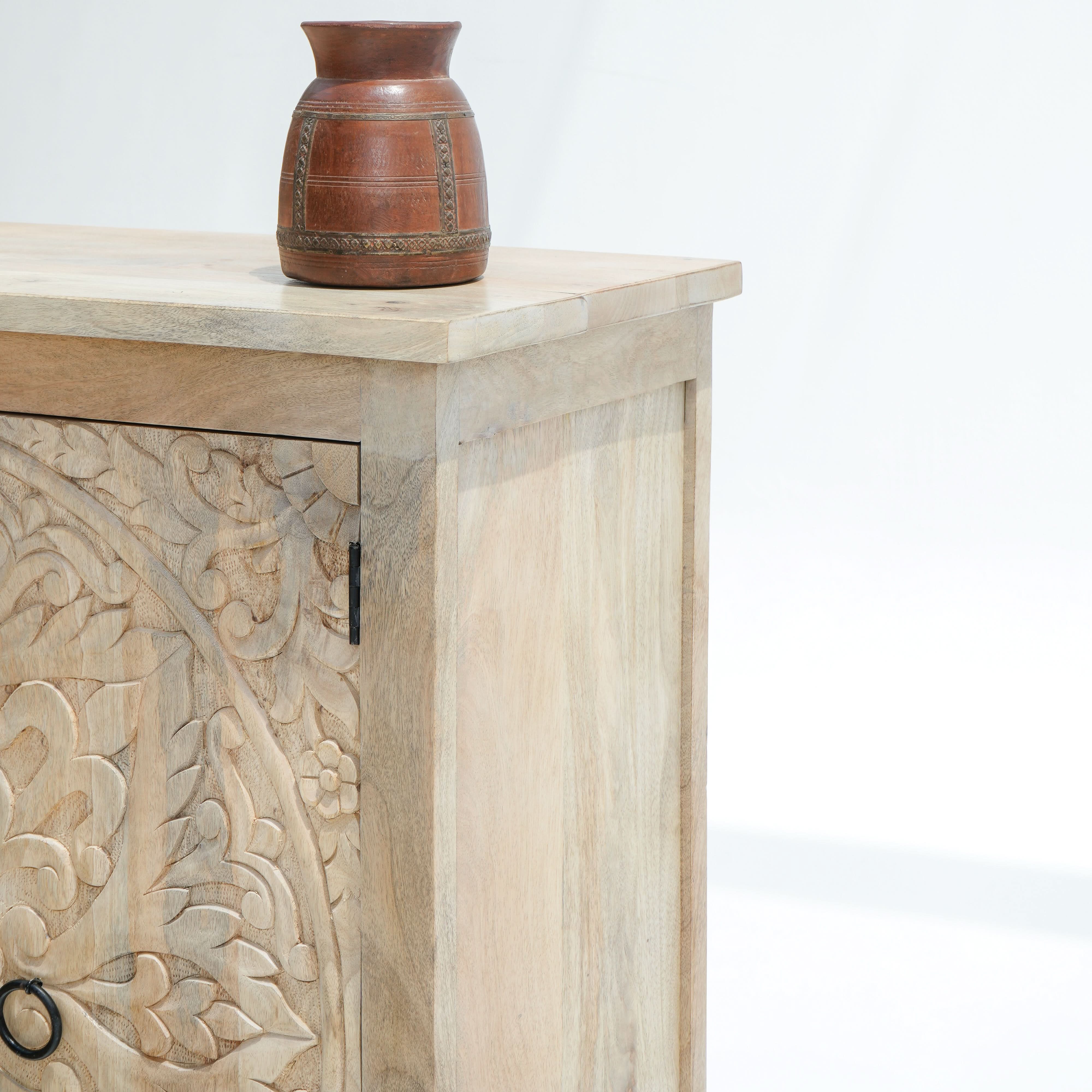 RIYAN CARVING SIDEBOARD - Art and craft furniture