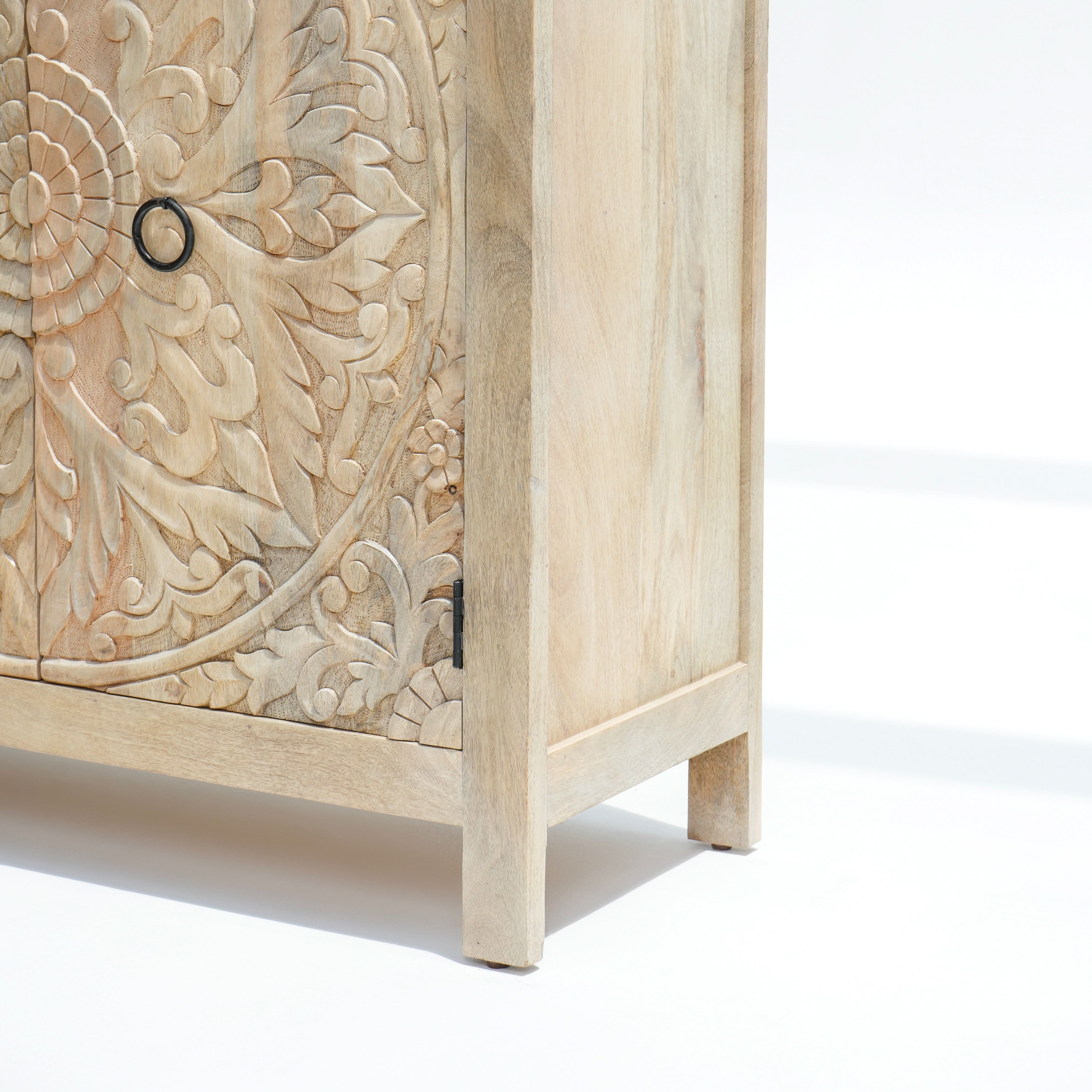 RIYAN CARVING SIDEBOARD - Art and craft furniture