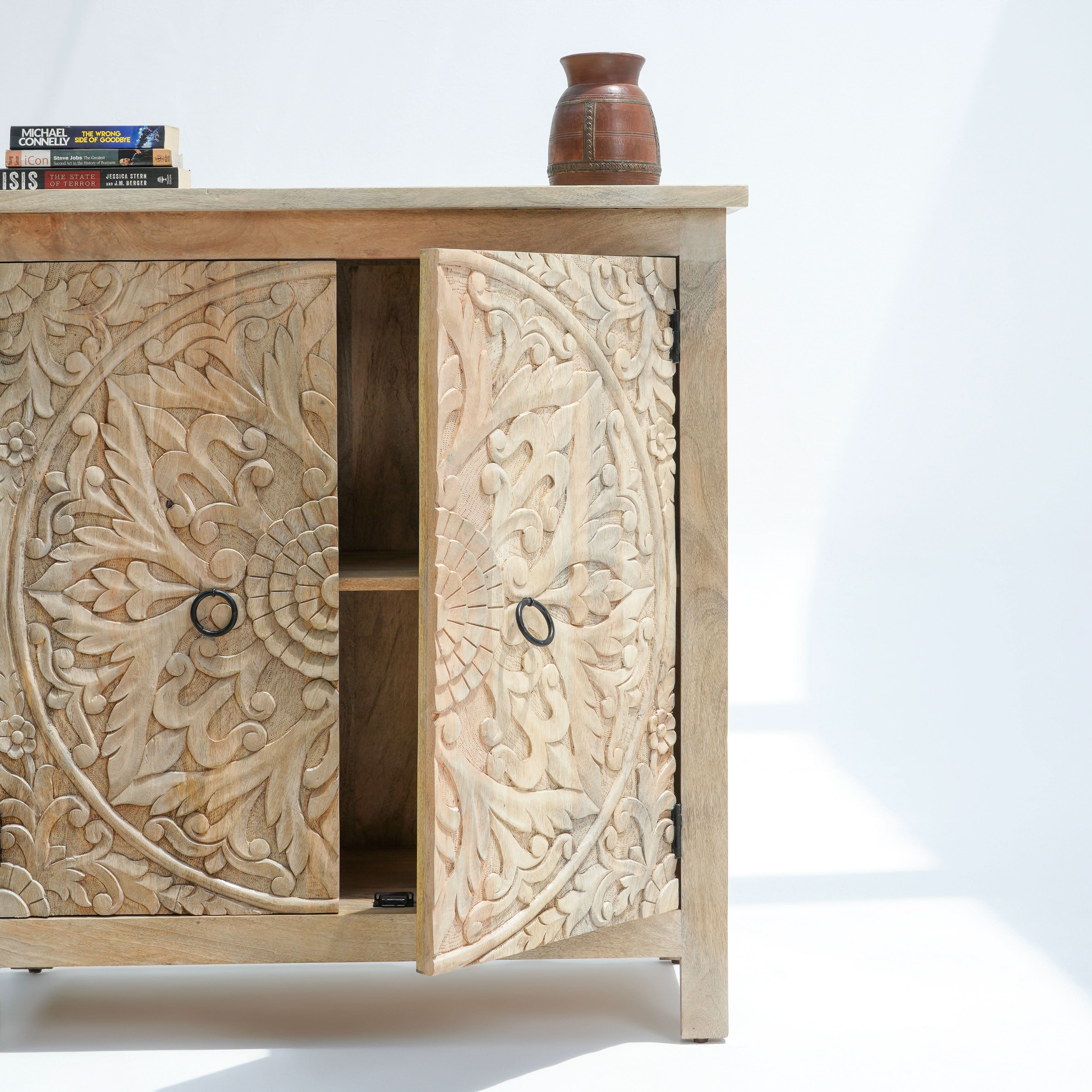 RIYAN CARVING SIDEBOARD - Art and craft furniture