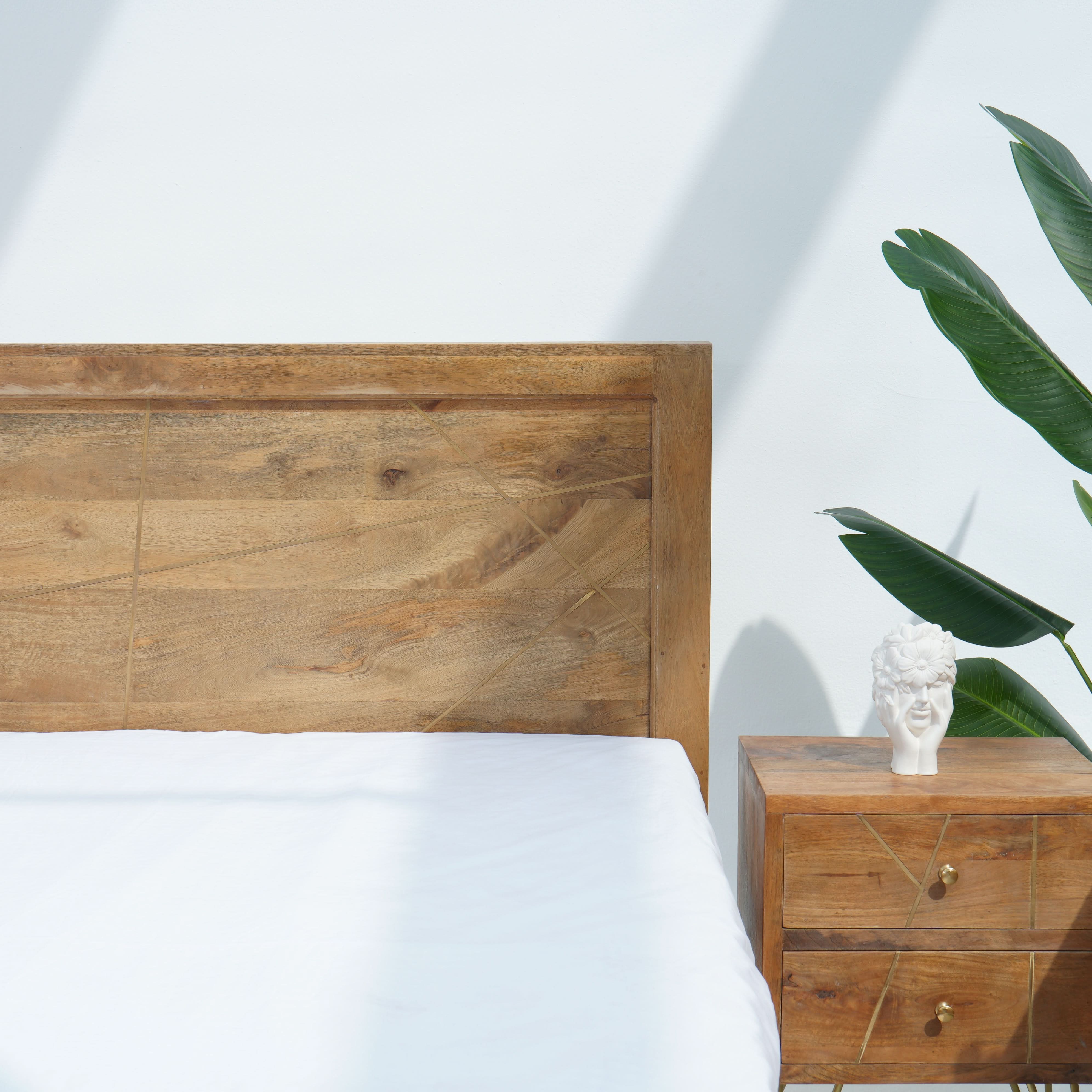 MANGOLUXE GOLDLINE BED - Art and craft furniture