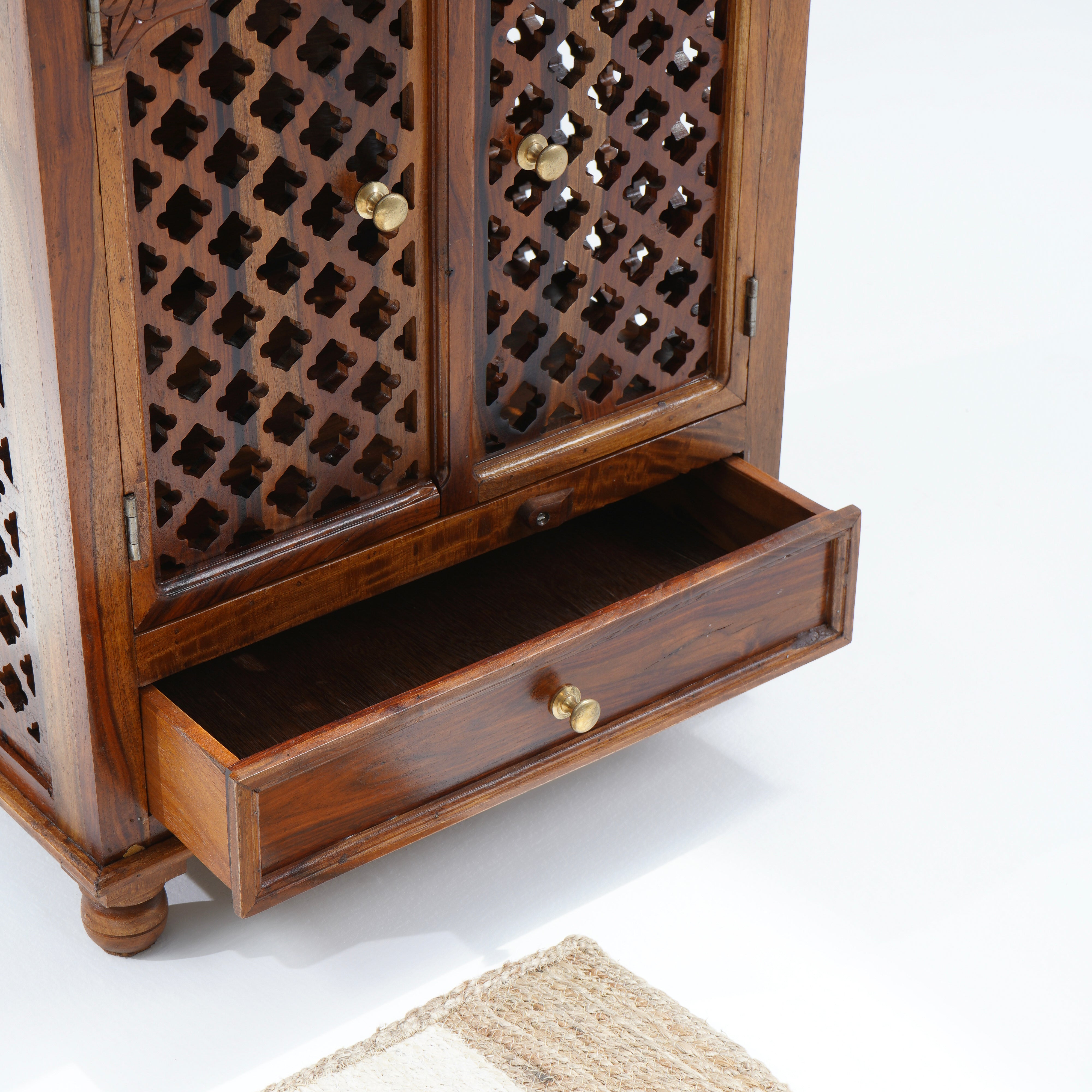 WDN TWO DOOR & ONE DRAWER TEMPLE
