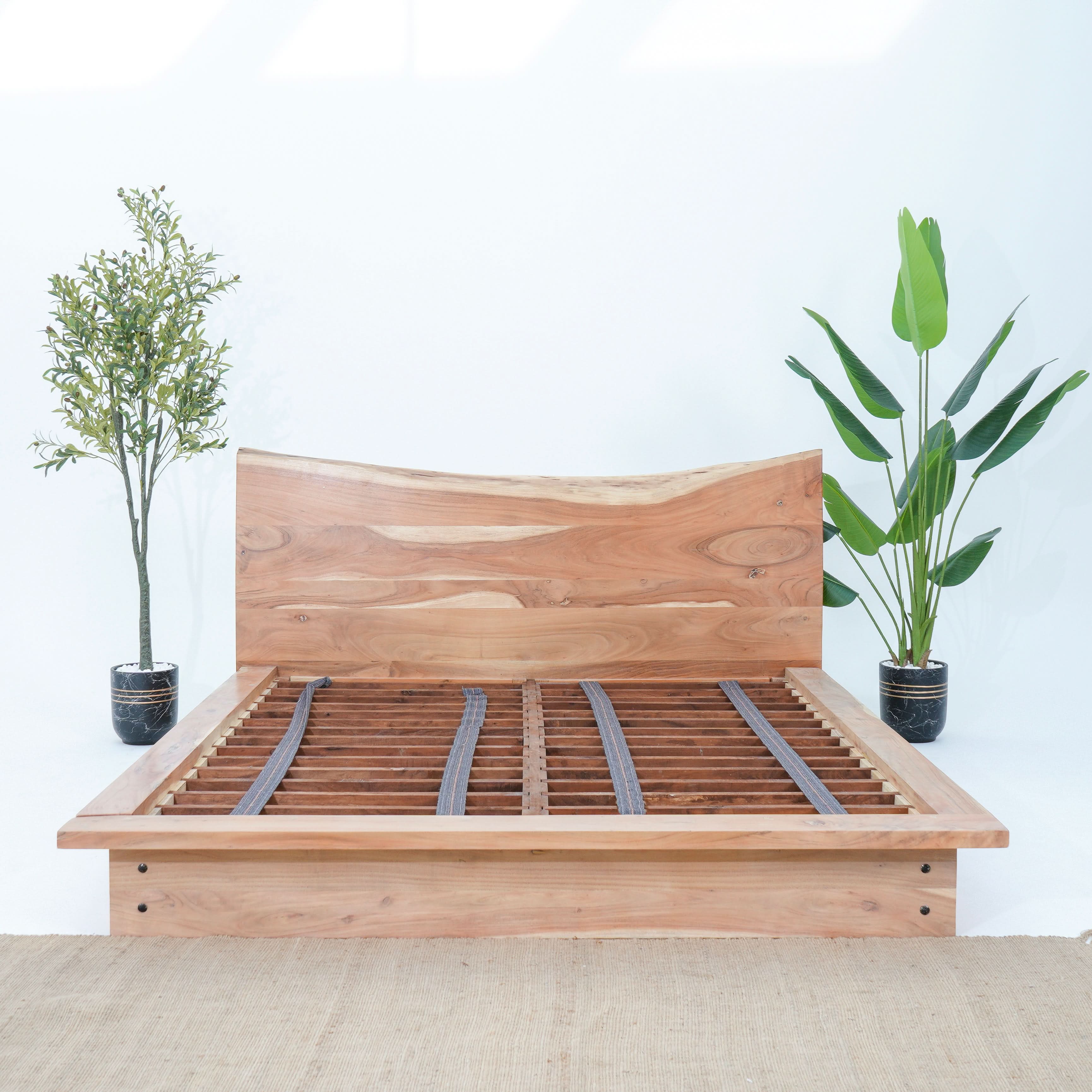 LIVE EDGE ACACIA WOOD BED - Art and craft furniture