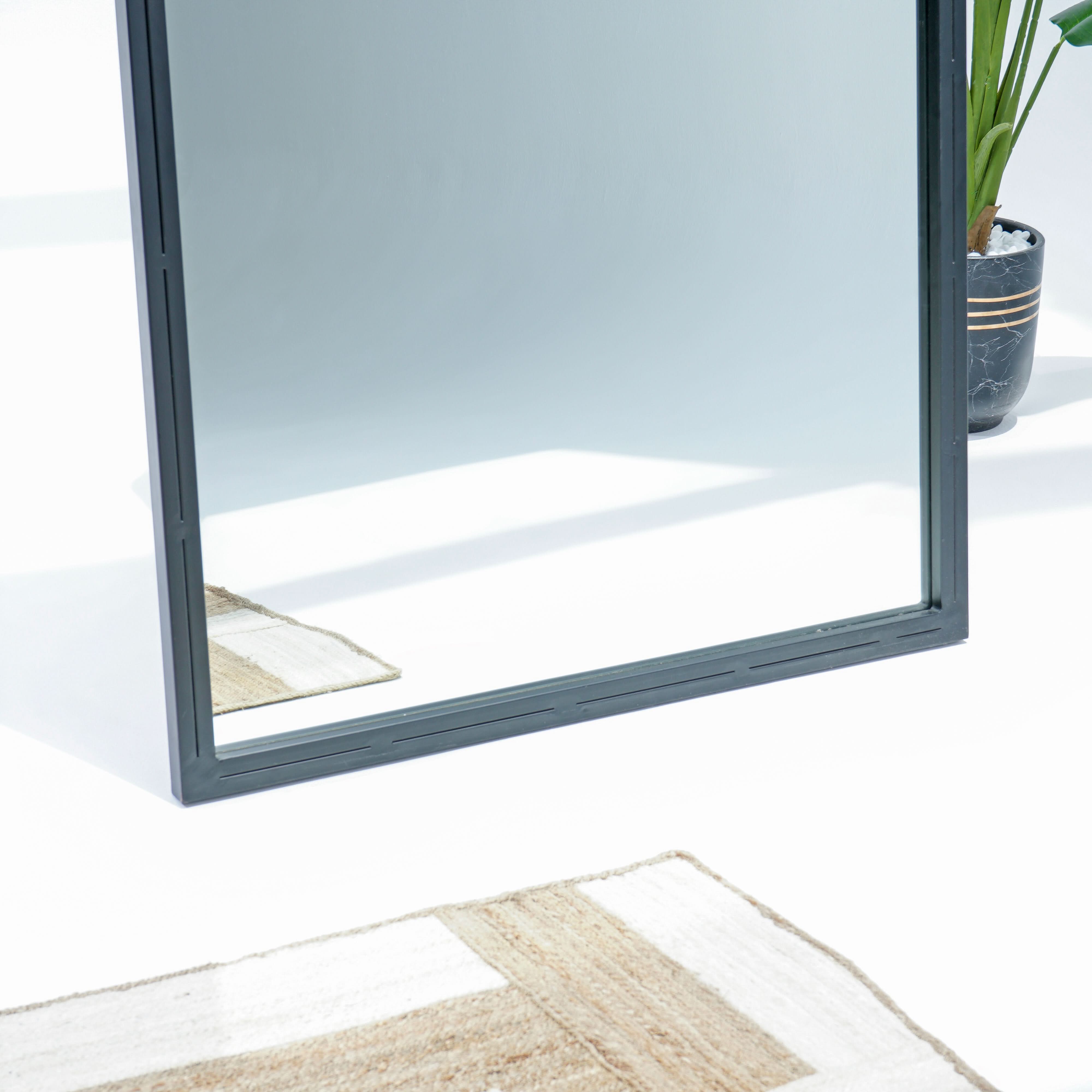 GRANDEUR BLACK METAL MIRROR FRAME - Art and craft furniture