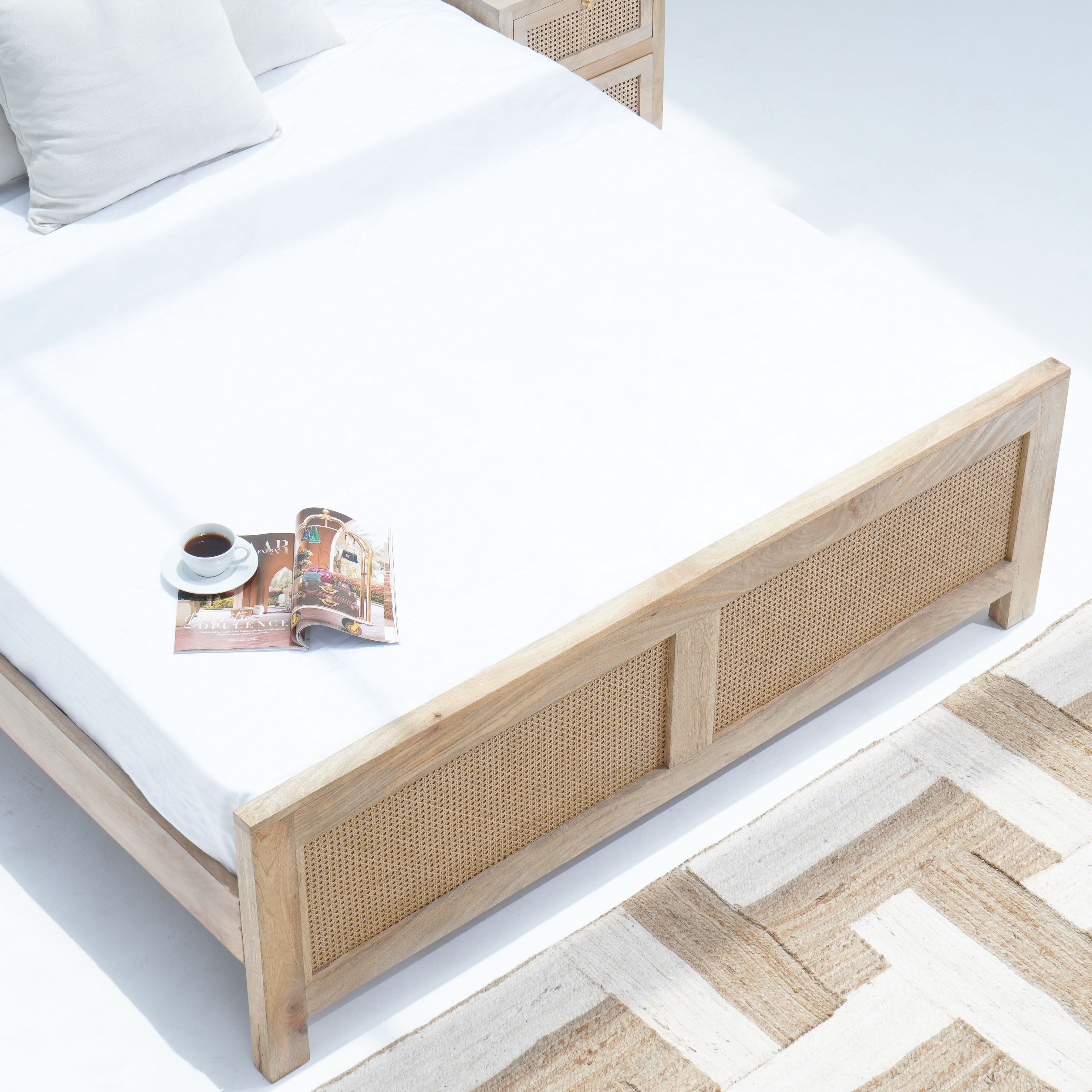 CANOVIA CANE FTD BED - Art and craft furniture
