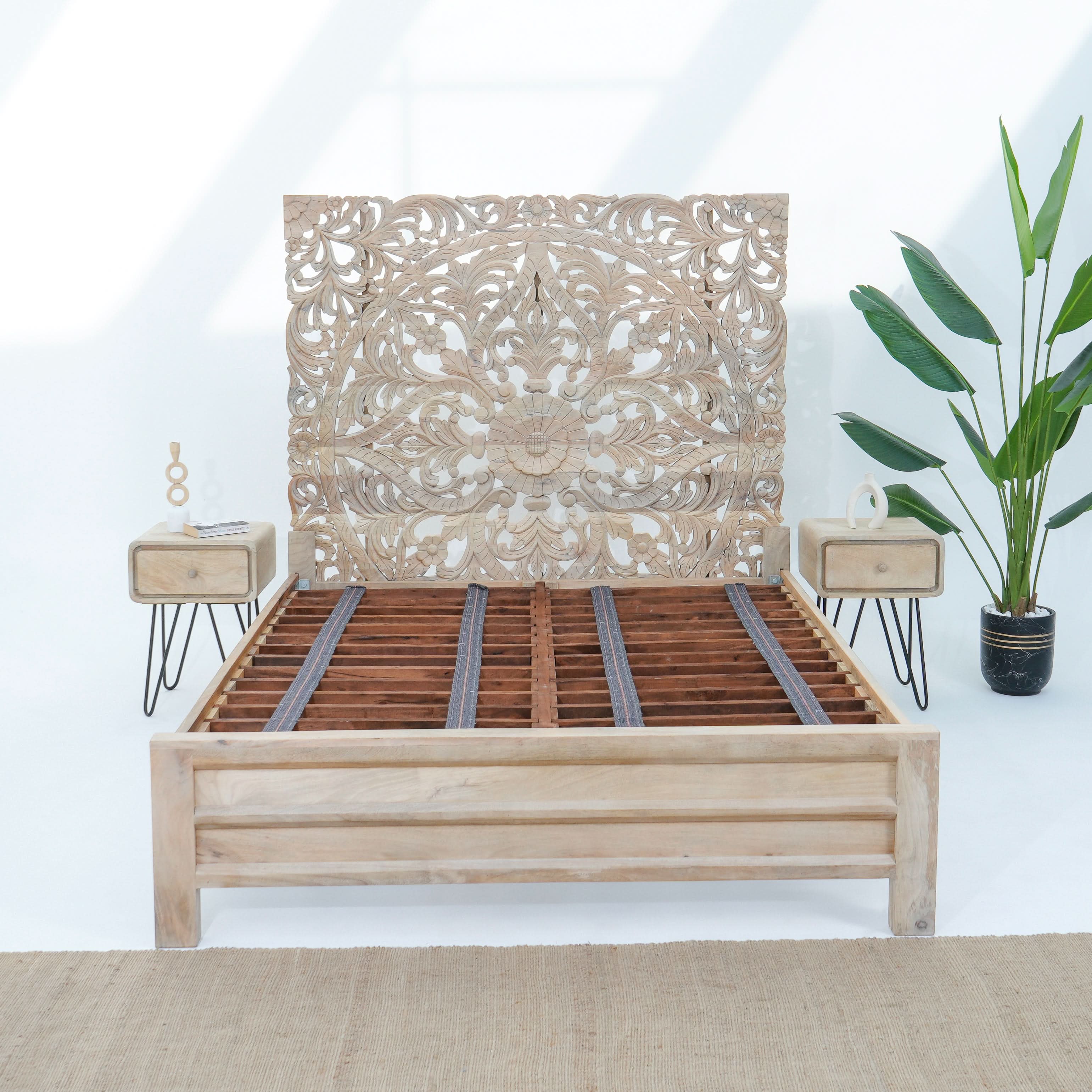 DABORA PANEL QUEEN SIZE BED - Art and craft furniture