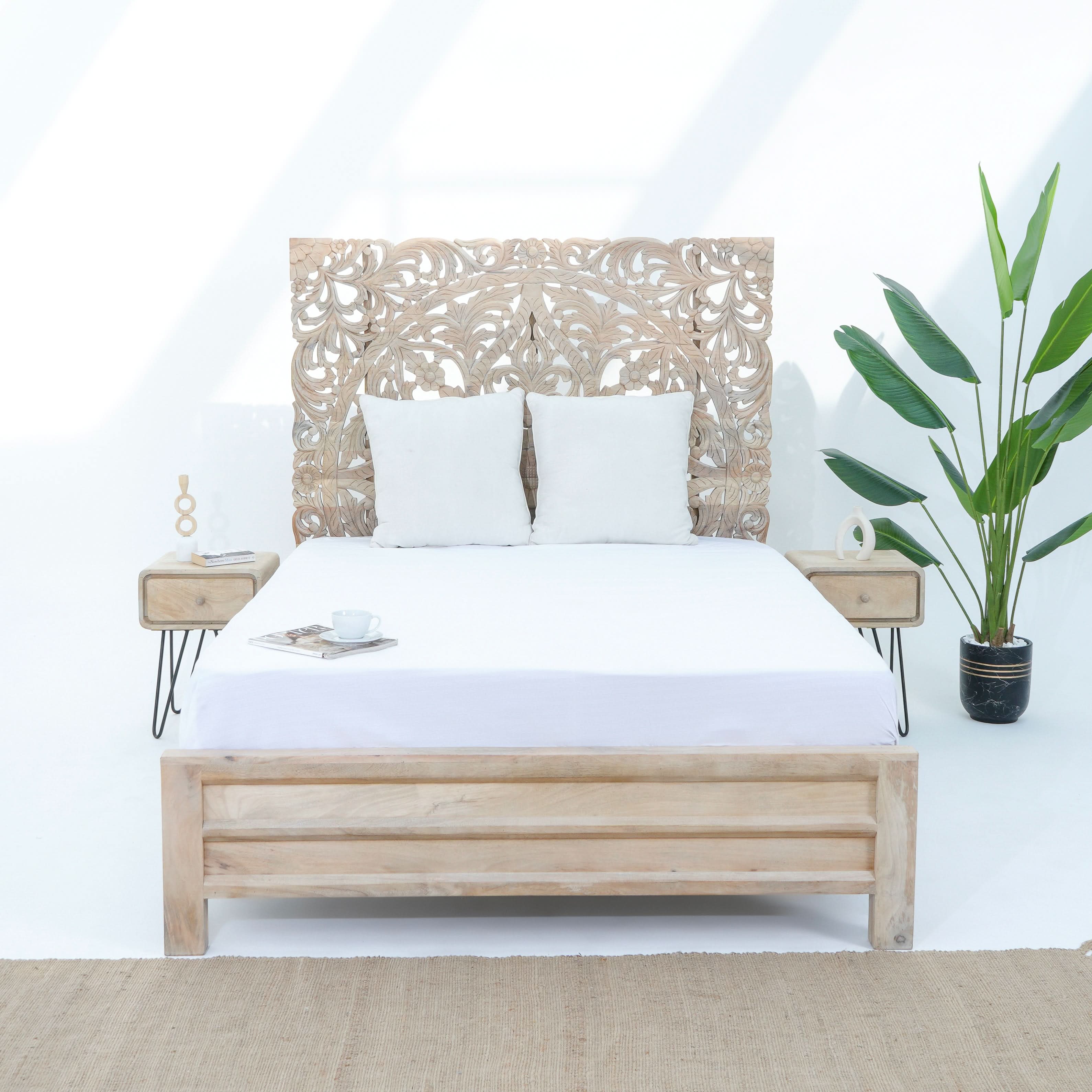 DABORA PANEL QUEEN SIZE BED - Art and craft furniture