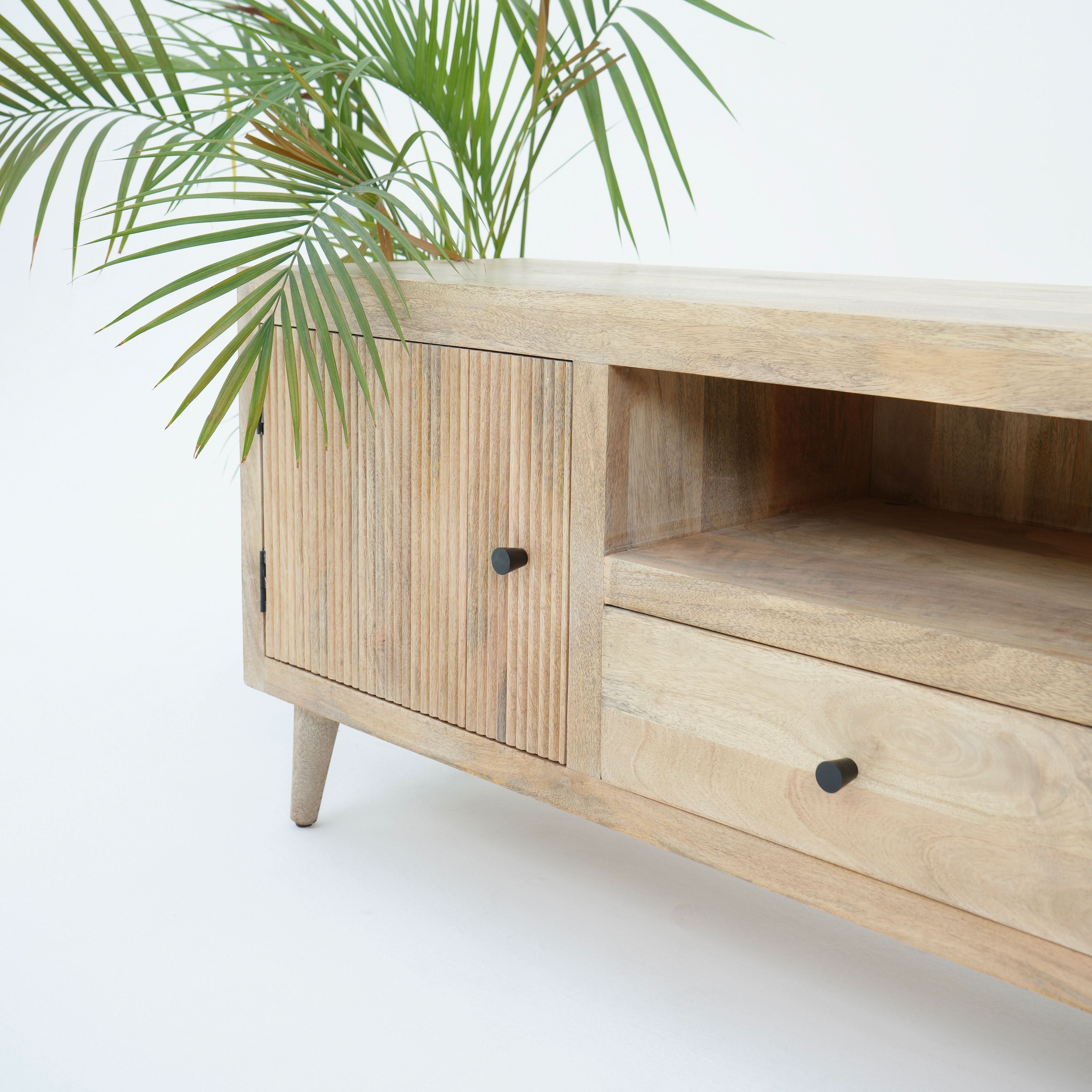 LUWIN LINNING TV STAND - Art and craft furniture