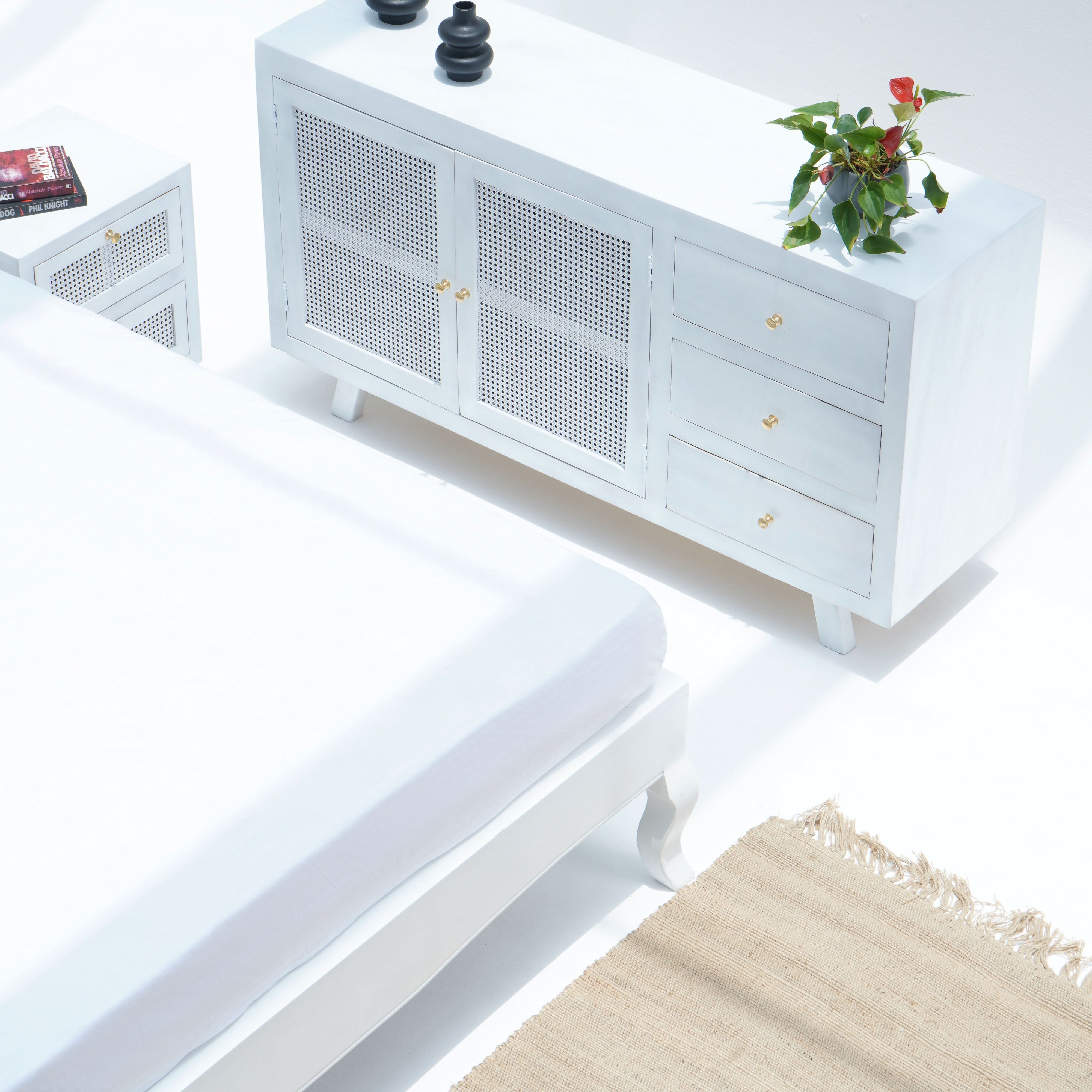 CANOVIA CANE WHITE WASH BED - Art and craft furniture