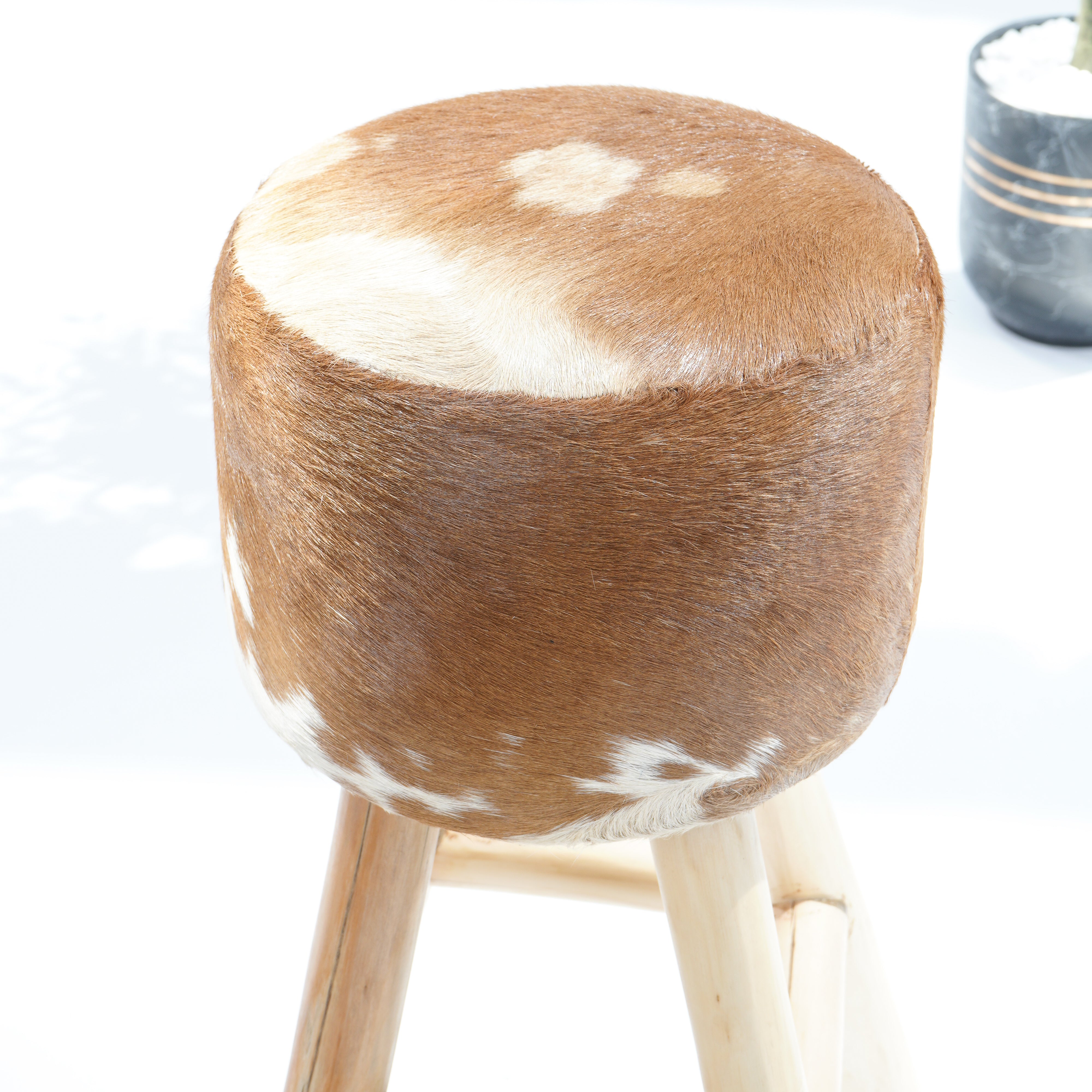 WOODEN LEATHER BAR STOOL