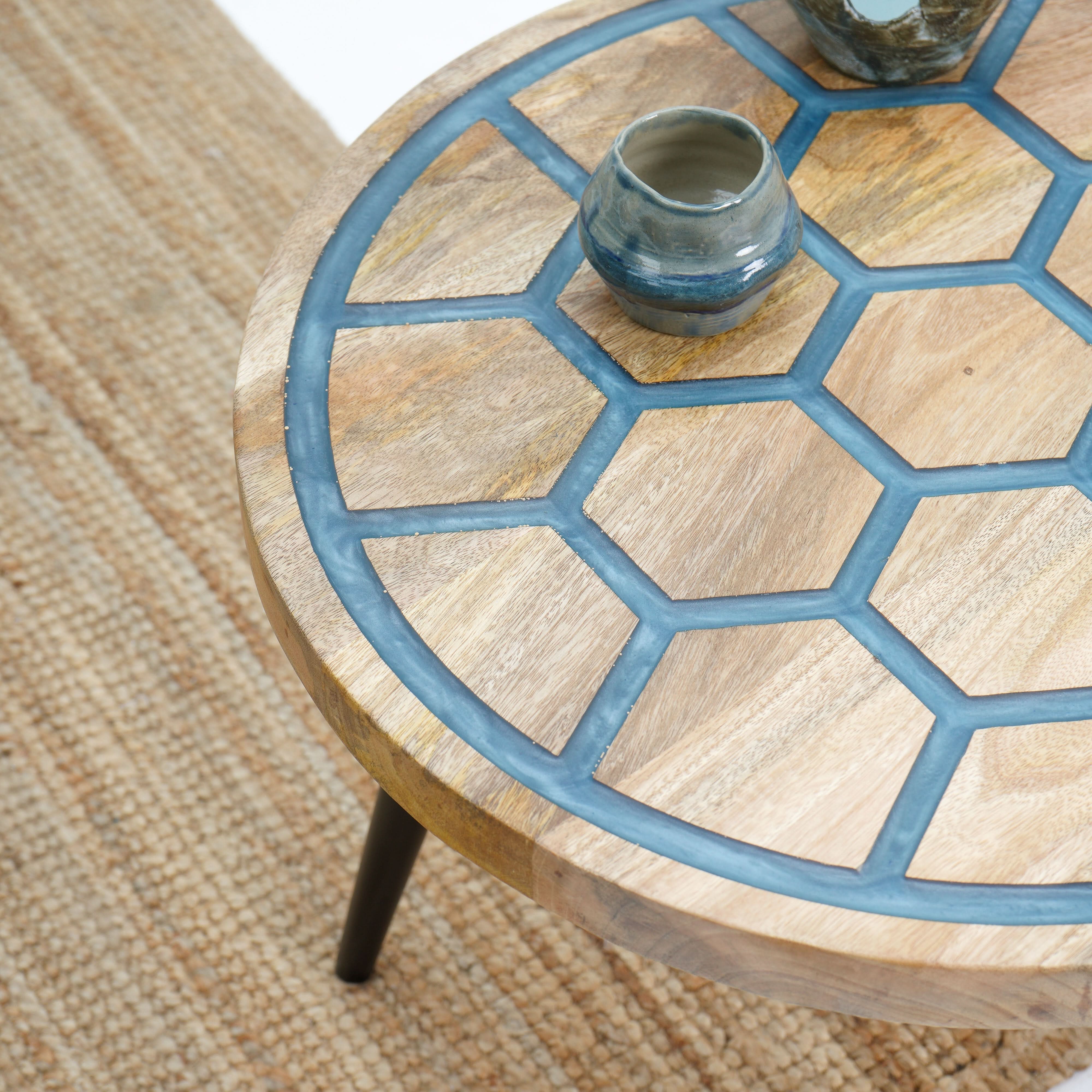 THE GRACEFUL ROUND MAHOGANY COFFEE TABLE - Art and craft furniture